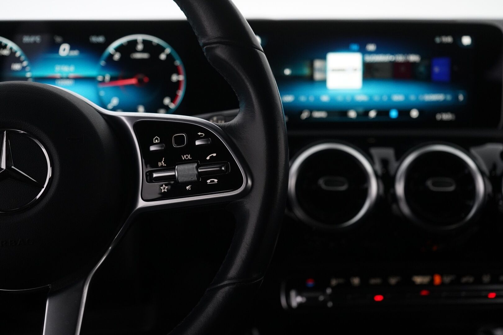 Mercedes-Benz CLA 2020 200 d 4MATIC A Shooting Brake Business Progressive * Vakkari / Kamera / Lohko / Koukku / Tutkat * - Kahdet Mercedeksen vanteet / Merkkihuollettu 