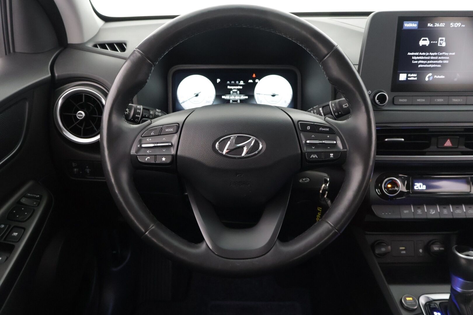 Hyundai KONA 2021 1,0 T-GDI 120 hv 7-DCT-aut. Comfort MY21 - */ Suomi-auto / Adapt. vakkari / BLIS / P.kamera / Digimittaristo / 2x renkaat / Juuri saapunut /*