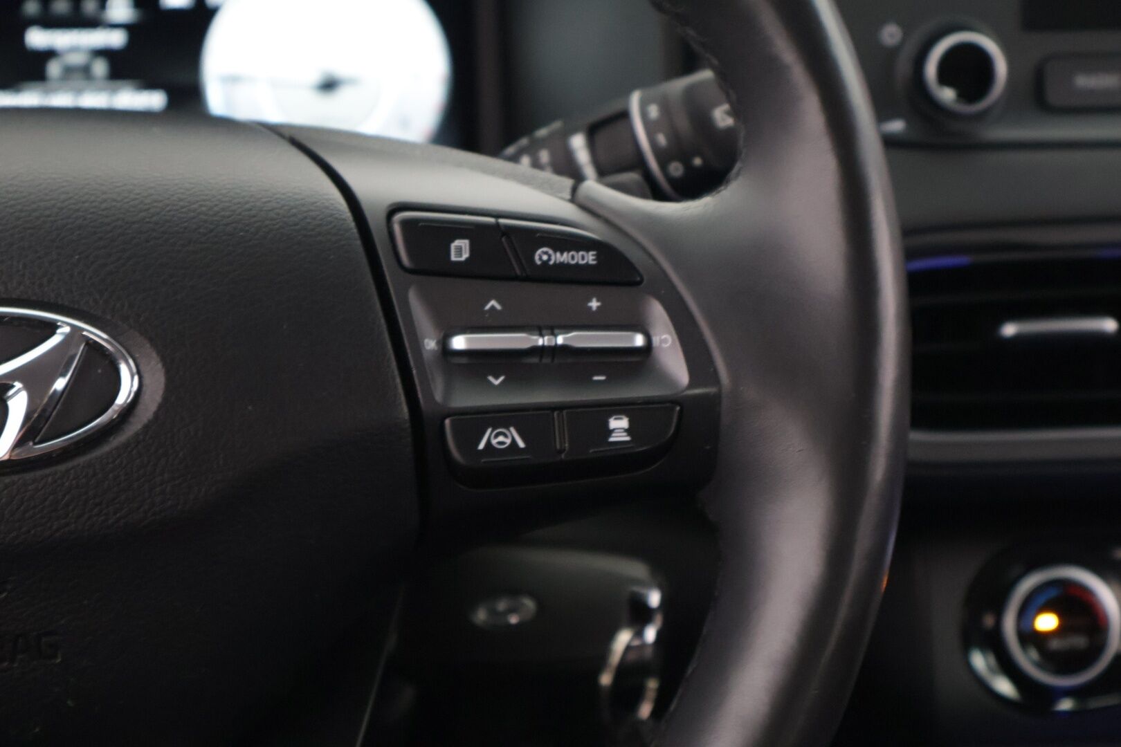 Hyundai KONA 2021 1,0 T-GDI 120 hv 7-DCT-aut. Comfort MY21 - */ Suomi-auto / Adapt. vakkari / BLIS / P.kamera / Digimittaristo / 2x renkaat / Juuri saapunut /*