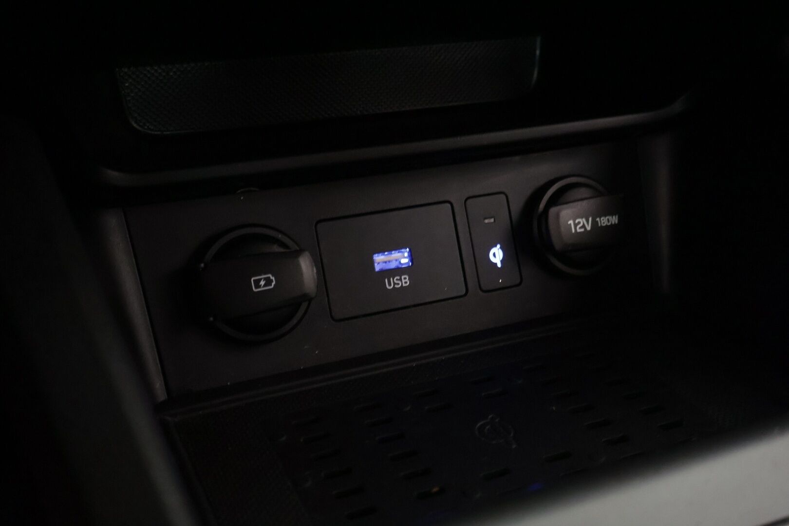Hyundai KONA 2021 1,0 T-GDI 120 hv 7-DCT-aut. Comfort MY21 - */ Suomi-auto / Adapt. vakkari / BLIS / P.kamera / Digimittaristo / 2x renkaat / Juuri saapunut /*