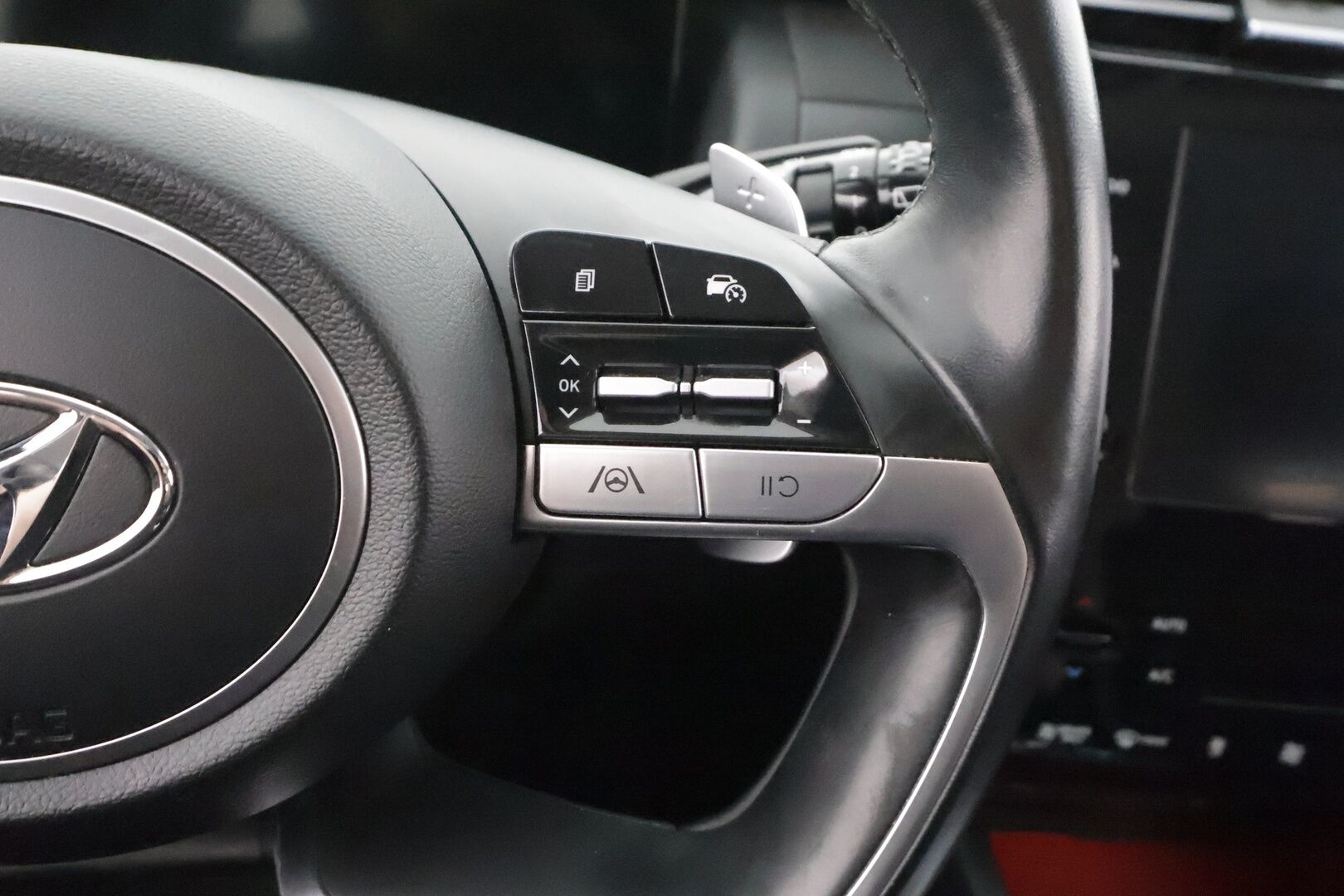 Hyundai Tucson 2022 1,6 T-GDI 230 hv Hybrid 6AT Style - | LED | P.kamera | Keyless | Lane assist | Digimittaristo | Vakkari | Apple & Android | Lämm. ratti | 1-om suomiauto | ALV | 2x renkaat aluin |