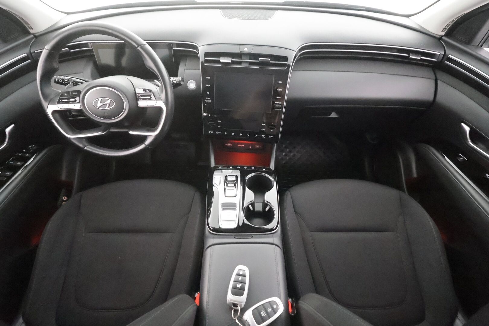Hyundai Tucson 2022 1,6 T-GDI 230 hv Hybrid 6AT Style - | LED | P.kamera | Keyless | Lane assist | Digimittaristo | Vakkari | Apple & Android | Lämm. ratti | 1-om suomiauto | ALV | 2x renkaat aluin |