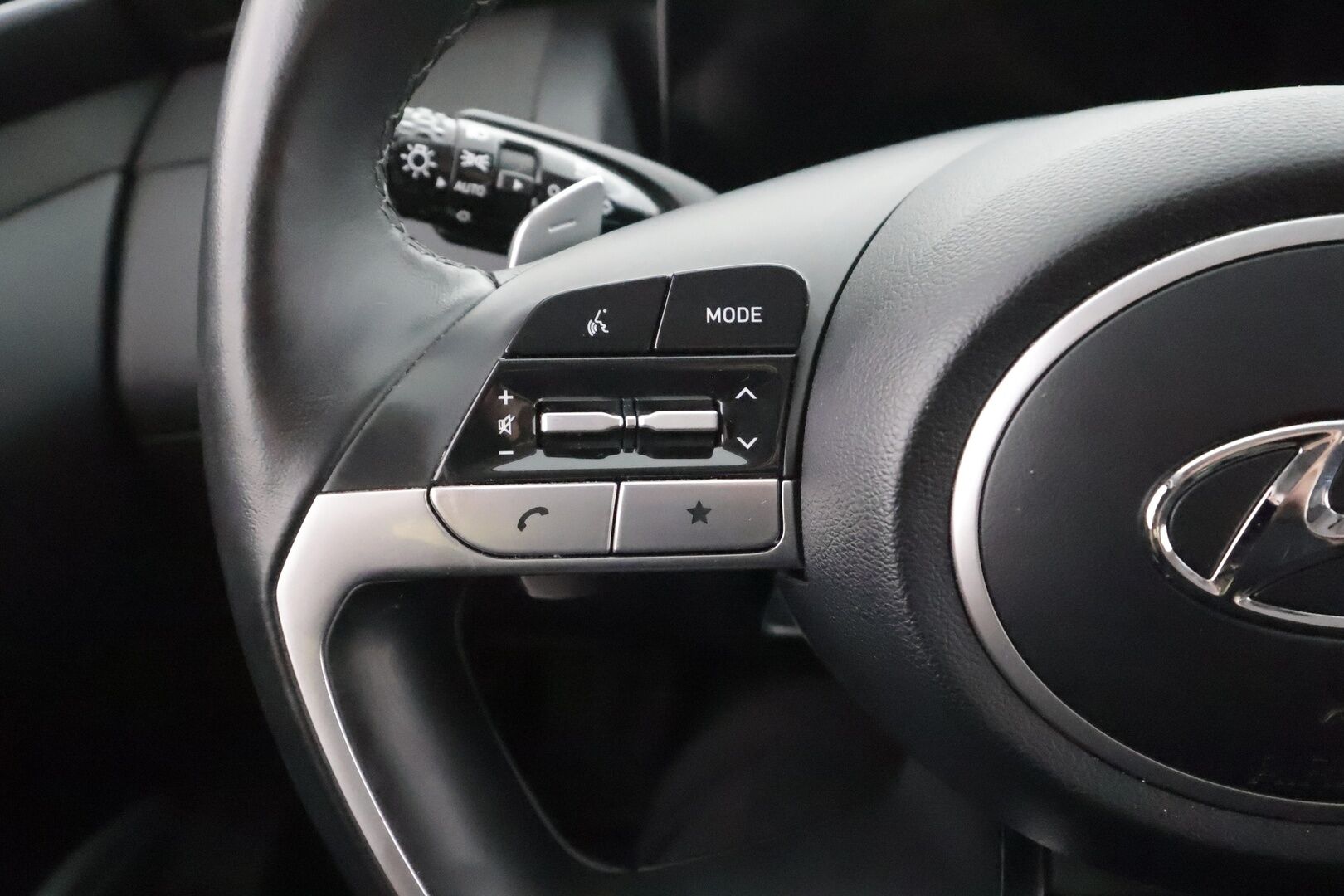 Hyundai Tucson 2022 1,6 T-GDI 230 hv Hybrid 6AT Style - | LED | P.kamera | Keyless | Lane assist | Digimittaristo | Vakkari | Apple & Android | Lämm. ratti | 1-om suomiauto | ALV | 2x renkaat aluin |