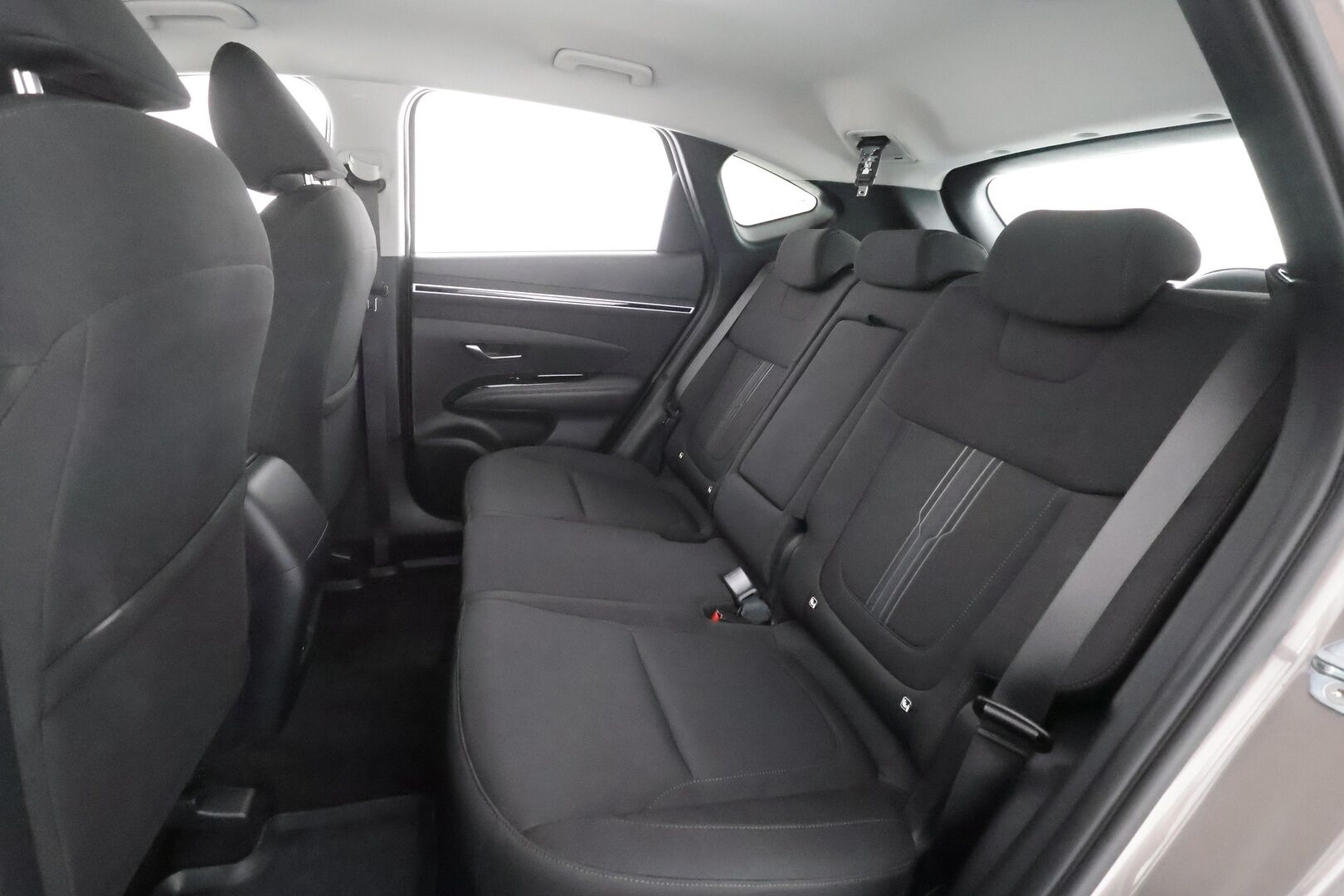 Hyundai Tucson 2022 1,6 T-GDI 230 hv Hybrid 6AT Style - | LED | P.kamera | Keyless | Lane assist | Digimittaristo | Vakkari | Apple & Android | Lämm. ratti | 1-om suomiauto | ALV | 2x renkaat aluin |