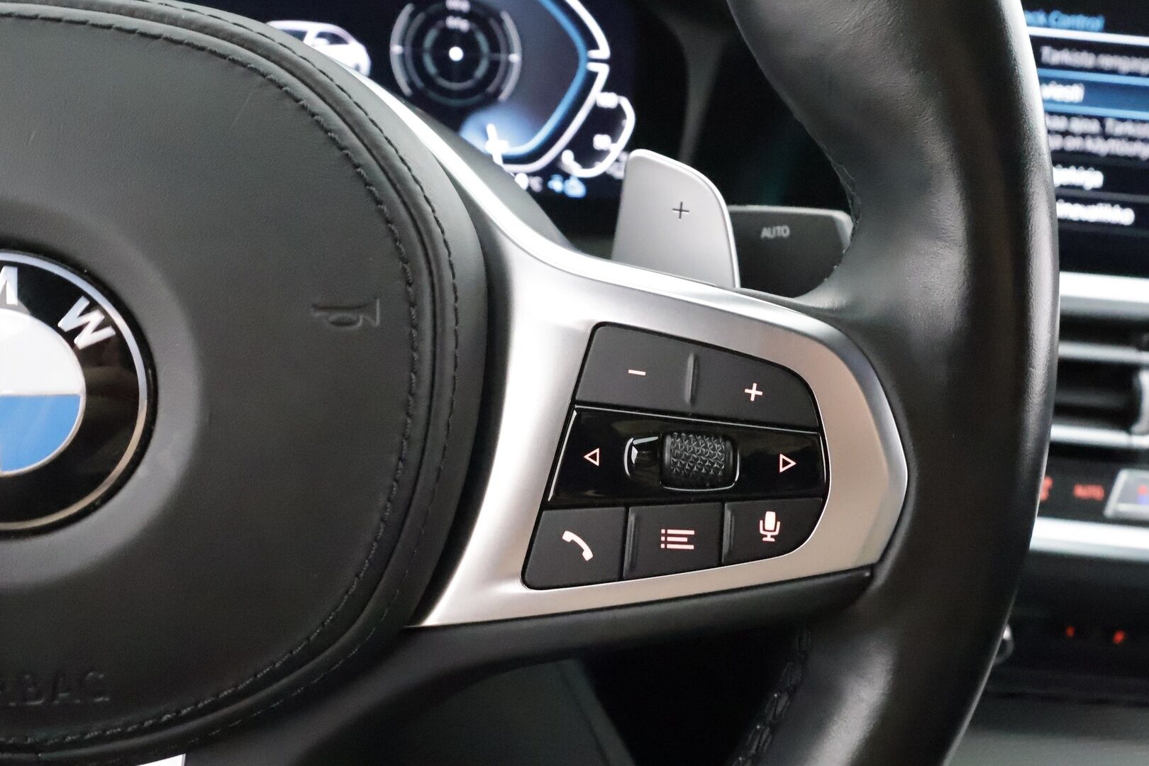 BMW 330 2021 G20 Sedan 330e xDrive A Charged Edition M Sport * Vakkari / P.tutkat / Sporttipenkit / LED / HIFI / Apple&Android * - Merkkihuollettu / Kahdet Renkaat / 1.Om Suomi-Auto 