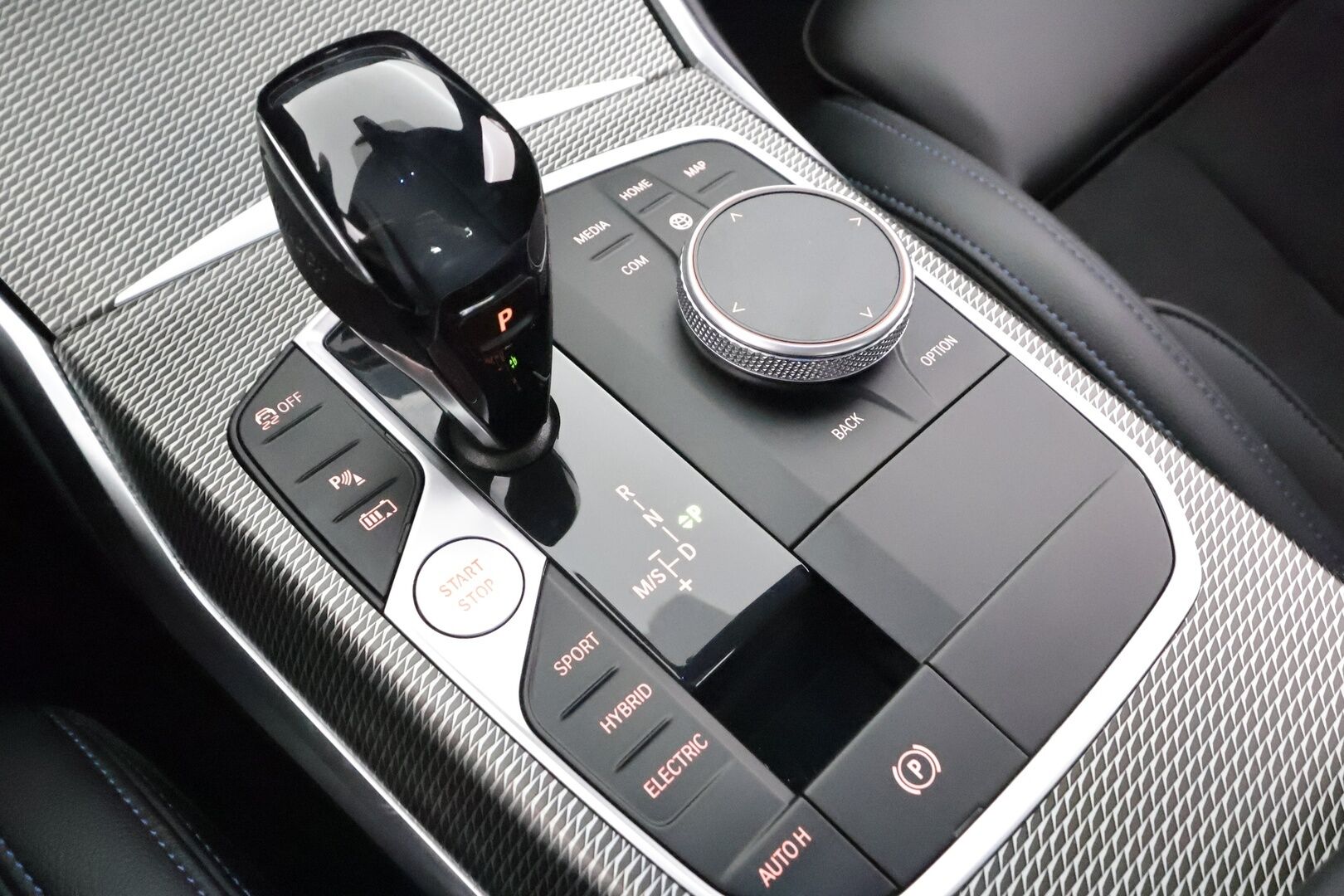 BMW 330 2021 G20 Sedan 330e xDrive A Charged Edition M Sport * Vakkari / P.tutkat / Sporttipenkit / LED / HIFI / Apple&Android * - Merkkihuollettu / Kahdet Renkaat / 1.Om Suomi-Auto 