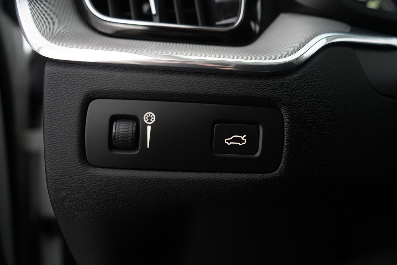 Volvo XC60 2018 D4 AWD Business Inscription aut ** Adapt.vakkari / Pilot Assist / Nahat / Kuskin muistipenkki / P-Kamera ** - 3,99 % KORKOTARJOUS TÄHÄN AUTOON - Todella siisti / Hyvin huollettu / Kahdet hyvät renkaat! **