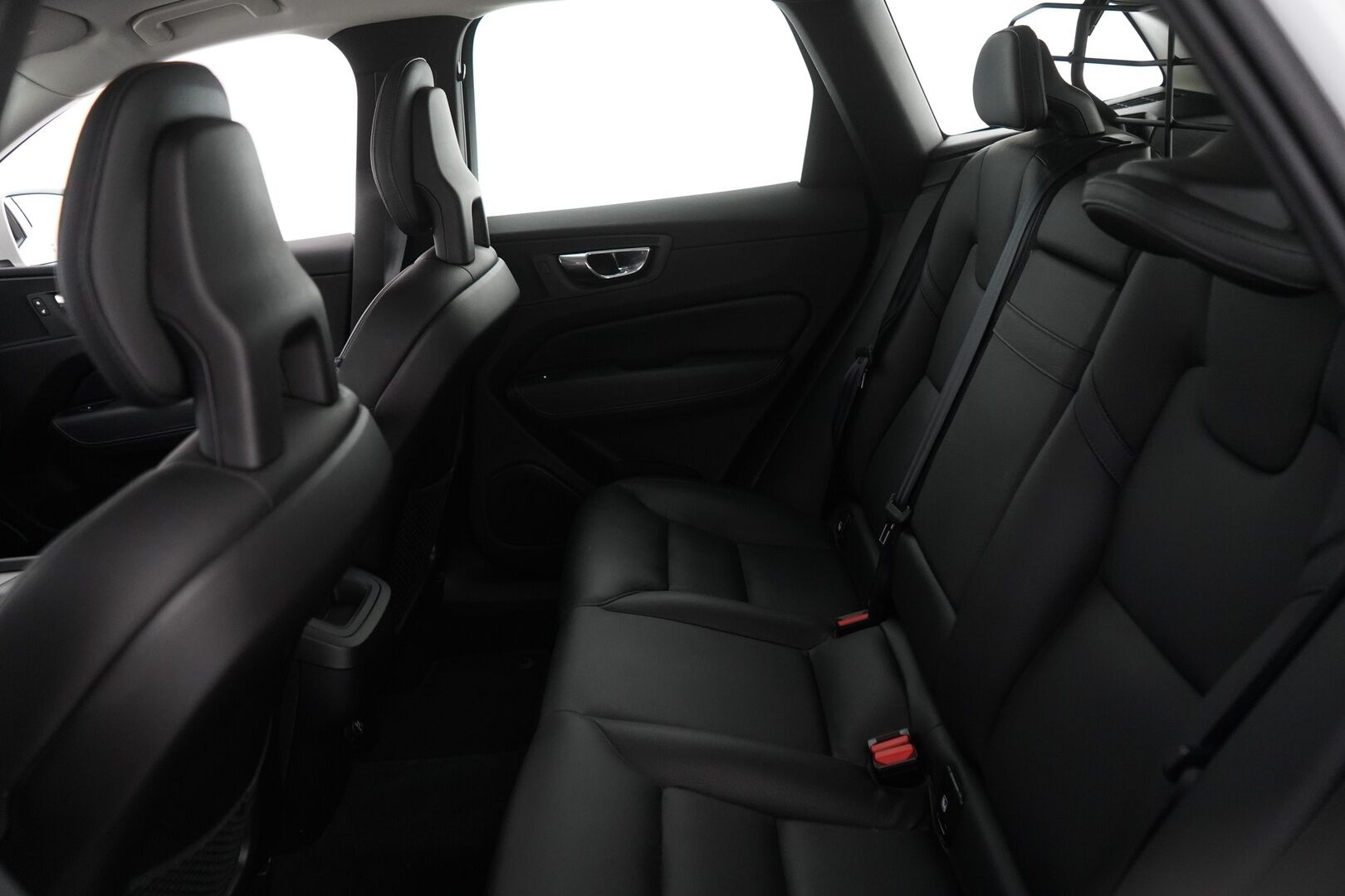 Volvo XC60 2018 D4 AWD Business Inscription aut ** Adapt.vakkari / Pilot Assist / Nahat / Kuskin muistipenkki / P-Kamera ** - 3,99 % KORKOTARJOUS TÄHÄN AUTOON - Todella siisti / Hyvin huollettu / Kahdet hyvät renkaat! **