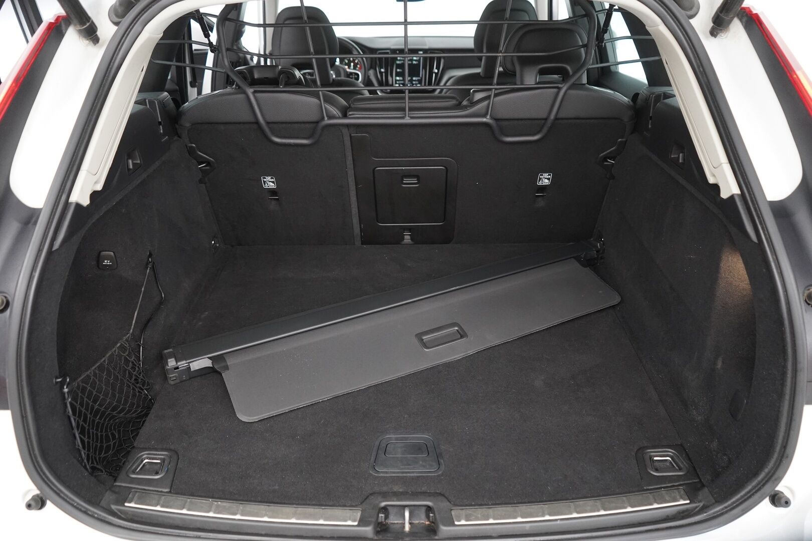 Volvo XC60 2018 D4 AWD Business Inscription aut ** Adapt.vakkari / Pilot Assist / Nahat / Kuskin muistipenkki / P-Kamera ** - 3,99 % KORKOTARJOUS TÄHÄN AUTOON - Todella siisti / Hyvin huollettu / Kahdet hyvät renkaat! **