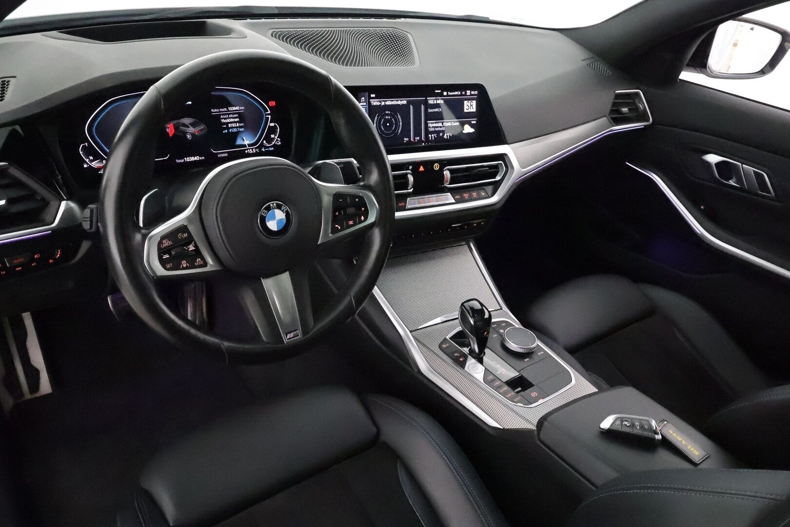 BMW 330 2020 G20 330e M-Sport **ACC / HUD / Laser / Kattoluukku / P.kamera / Hifi / Muistipenkki / Koukku / Comfort Access** - 3,99 % KORKOTARJOUS TÄHÄN AUTOON 21.9. ASTI! - Adaptiivinen M Sport alusta / Huippuvarusteet!