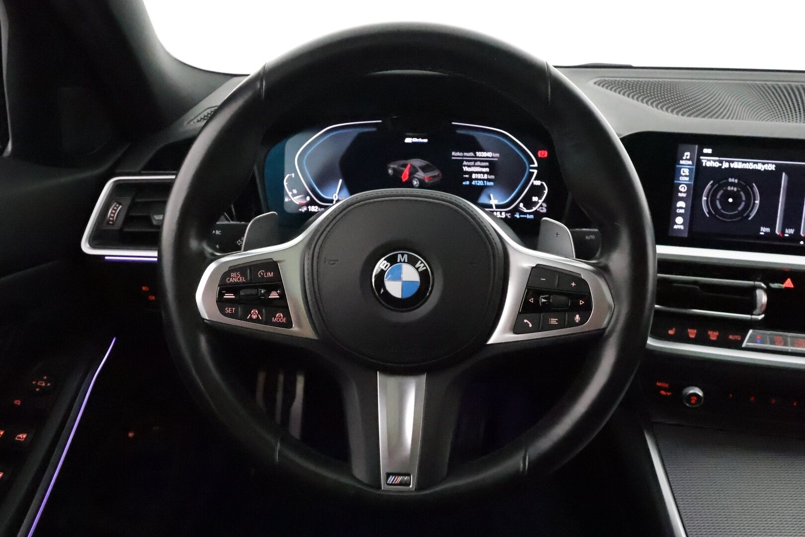 BMW 330 2020 G20 330e M-Sport **ACC / HUD / Laser / Kattoluukku / P.kamera / Hifi / Muistipenkki / Koukku / Comfort Access** - 3,99 % KORKOTARJOUS TÄHÄN AUTOON 21.9. ASTI! - Adaptiivinen M Sport alusta / Huippuvarusteet!
