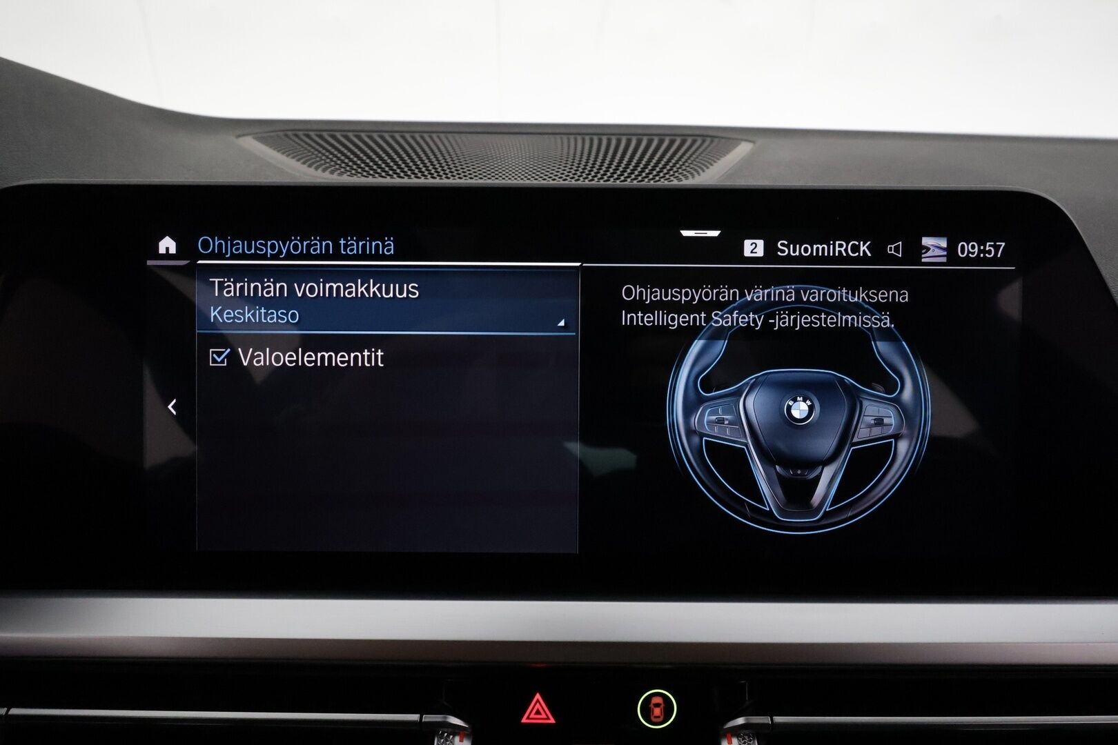 BMW 330 2020 G20 330e M-Sport **ACC / HUD / Laser / Kattoluukku / P.kamera / Hifi / Muistipenkki / Koukku / Comfort Access** - 3,99 % KORKOTARJOUS TÄHÄN AUTOON 21.9. ASTI! - Adaptiivinen M Sport alusta / Huippuvarusteet!