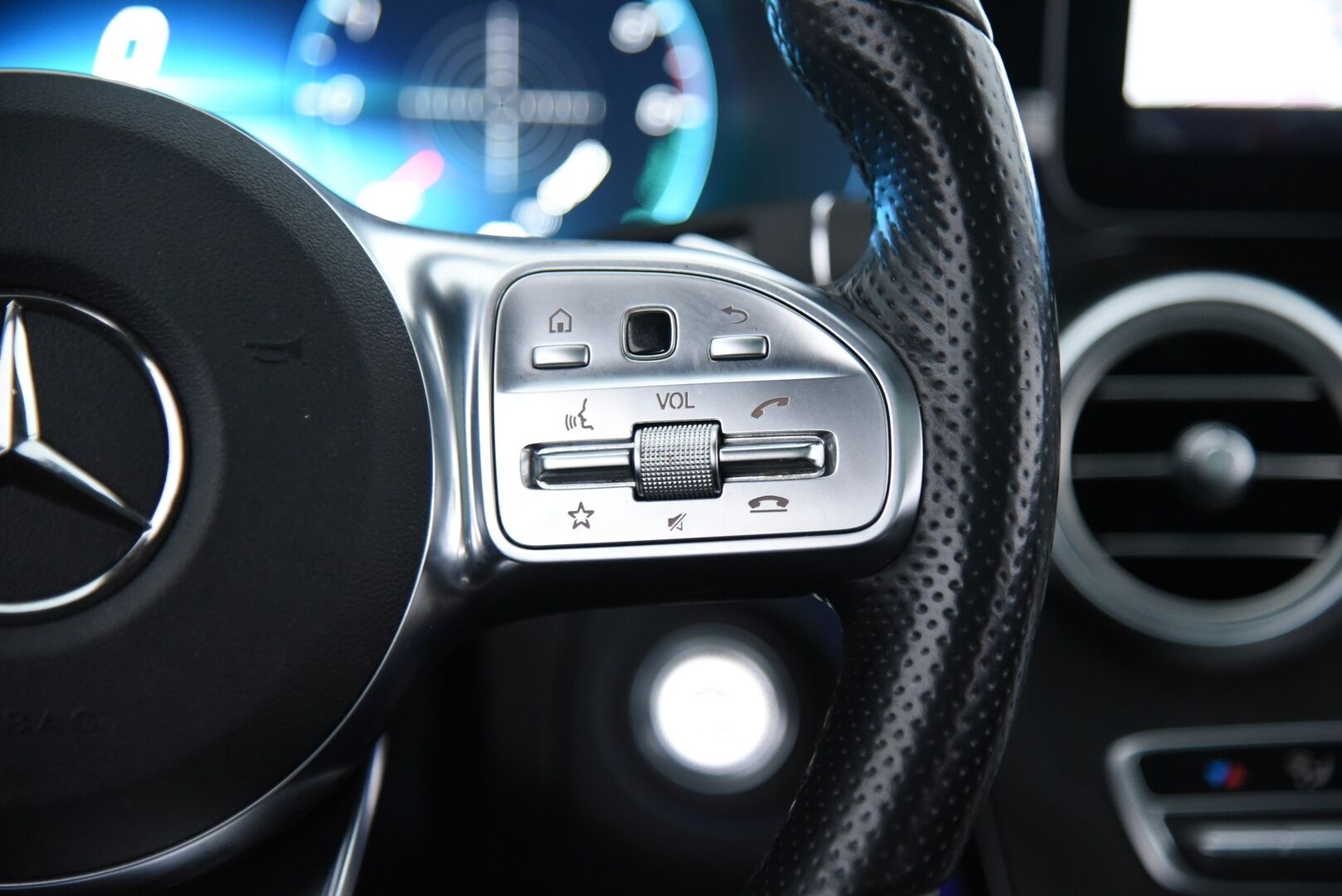 Mercedes-Benz C 2020 300 de T A Business AMG Edition EQ Power / Burmester / Distronic+ / 360 kamera / Panorama / Multibeam LED - Vetokoukku / Airmatic / Blis / KeyLess / 