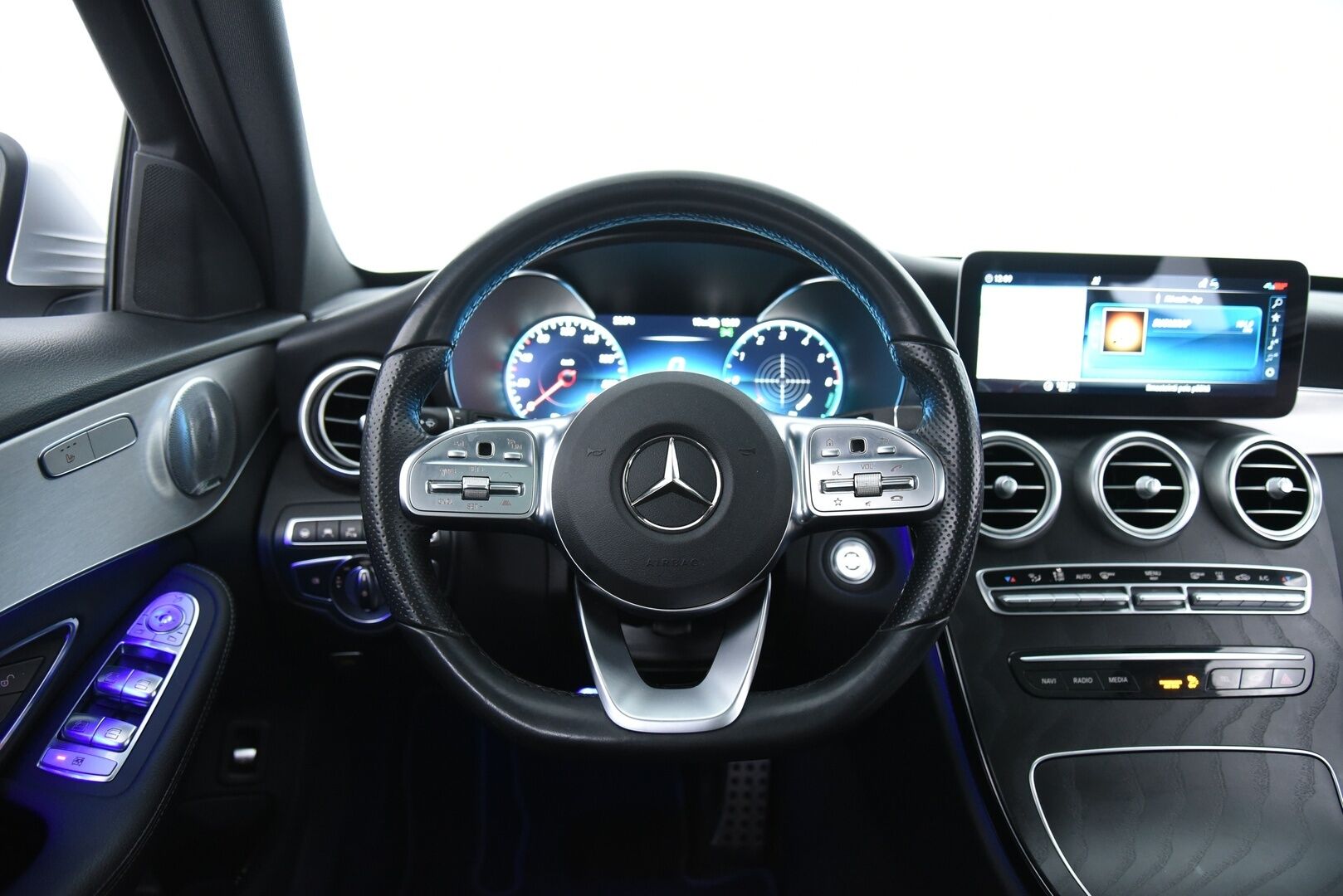 Mercedes-Benz C 2020 300 de T A Business AMG Edition EQ Power / Burmester / Distronic+ / 360 kamera / Panorama / Multibeam LED - Vetokoukku / Airmatic / Blis / KeyLess / 