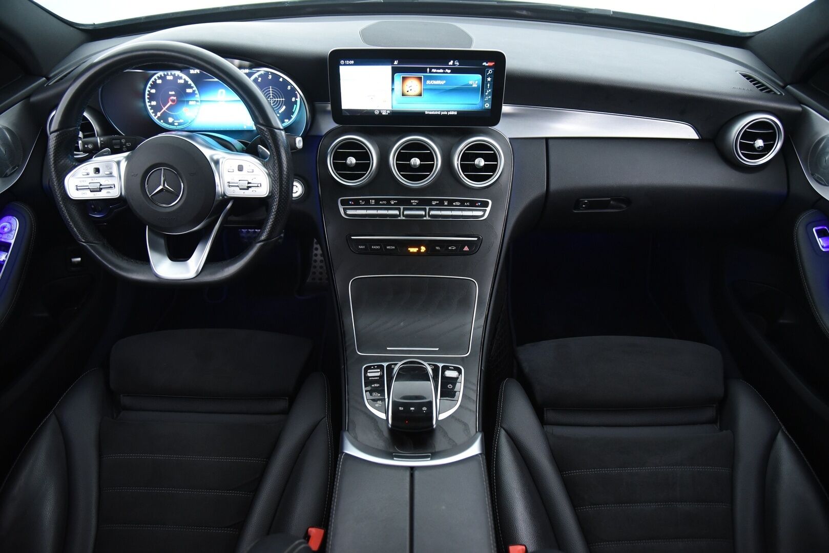 Mercedes-Benz C 2020 300 de T A Business AMG Edition EQ Power / Burmester / Distronic+ / 360 kamera / Panorama / Multibeam LED - Vetokoukku / Airmatic / Blis / KeyLess / 