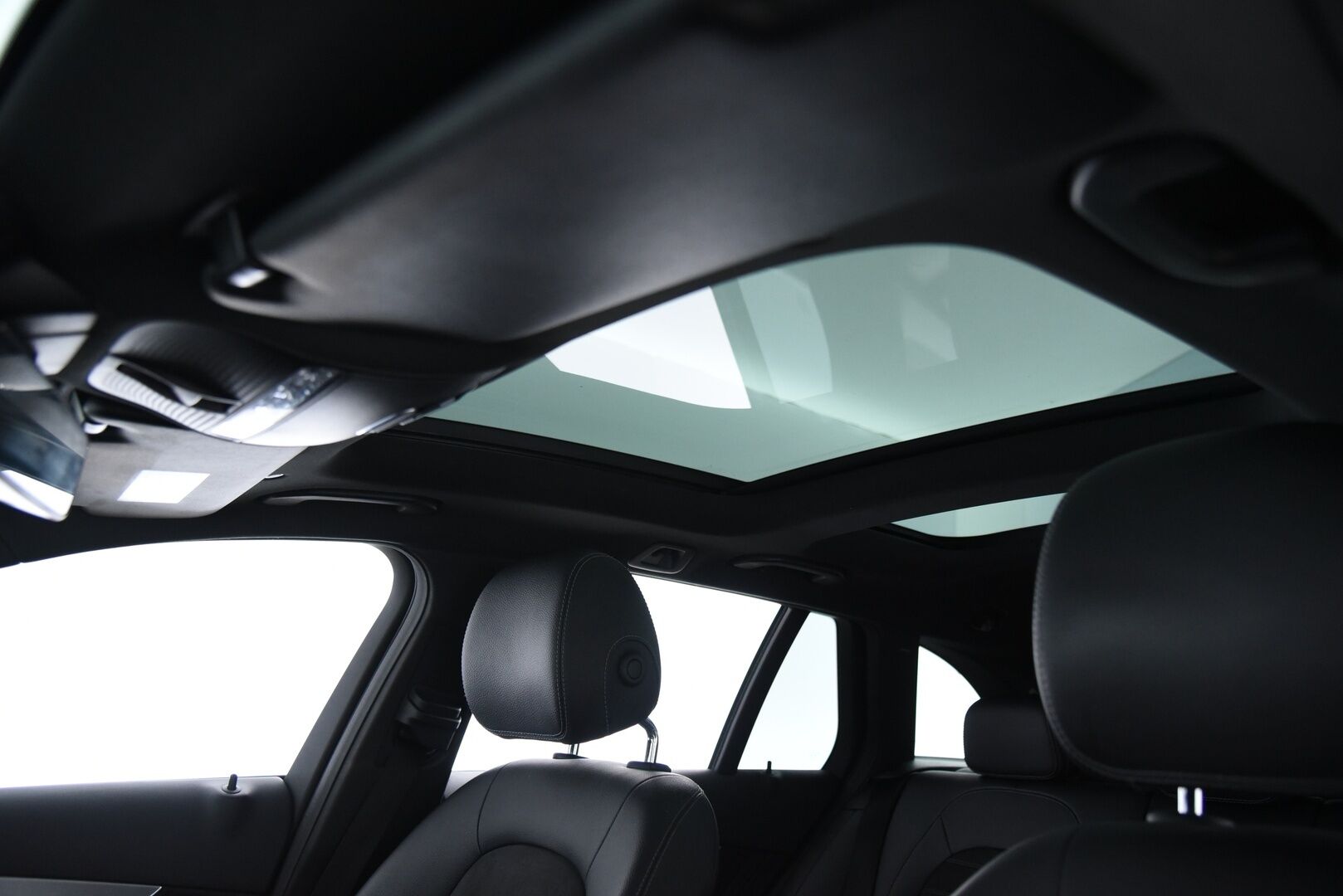 Mercedes-Benz C 2020 300 de T A Business AMG Edition EQ Power / Burmester / Distronic+ / 360 kamera / Panorama / Multibeam LED - Vetokoukku / Airmatic / Blis / KeyLess / 