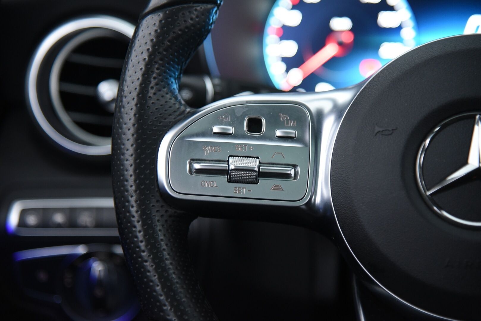 Mercedes-Benz C 2020 300 de T A Business AMG Edition EQ Power / Burmester / Distronic+ / 360 kamera / Panorama / Multibeam LED - Vetokoukku / Airmatic / Blis / KeyLess / 