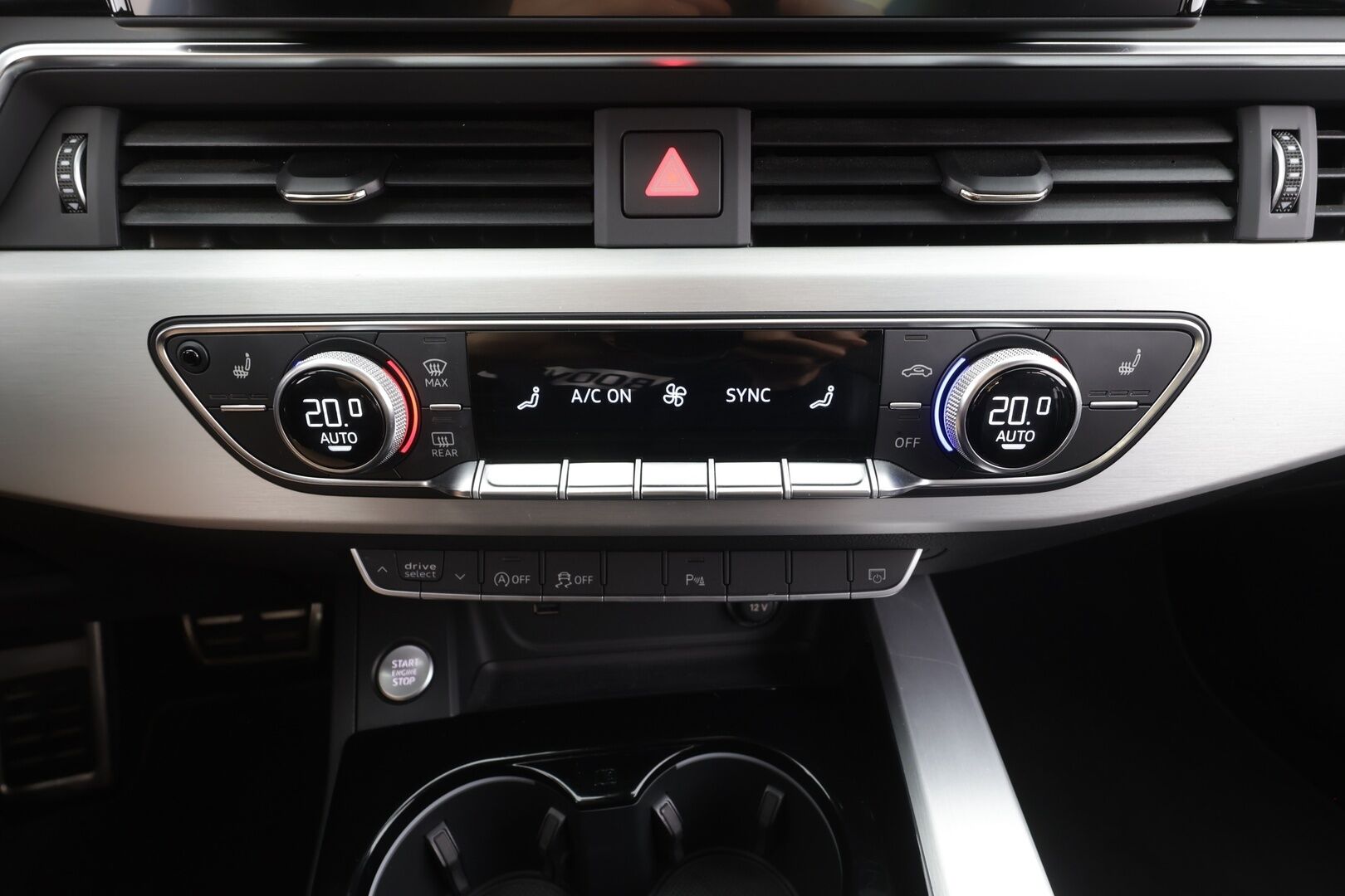 Audi A4 2021 Sedan Business S line 40 TFSI 150 kW MHEV S tronic - | ACC | Webasto | Koukku | Muistipenkki | Matrix | Puolinahat | Sporttipenkit | P.kamera | Digimittaristo | 1-om suomiauto | ALV | 