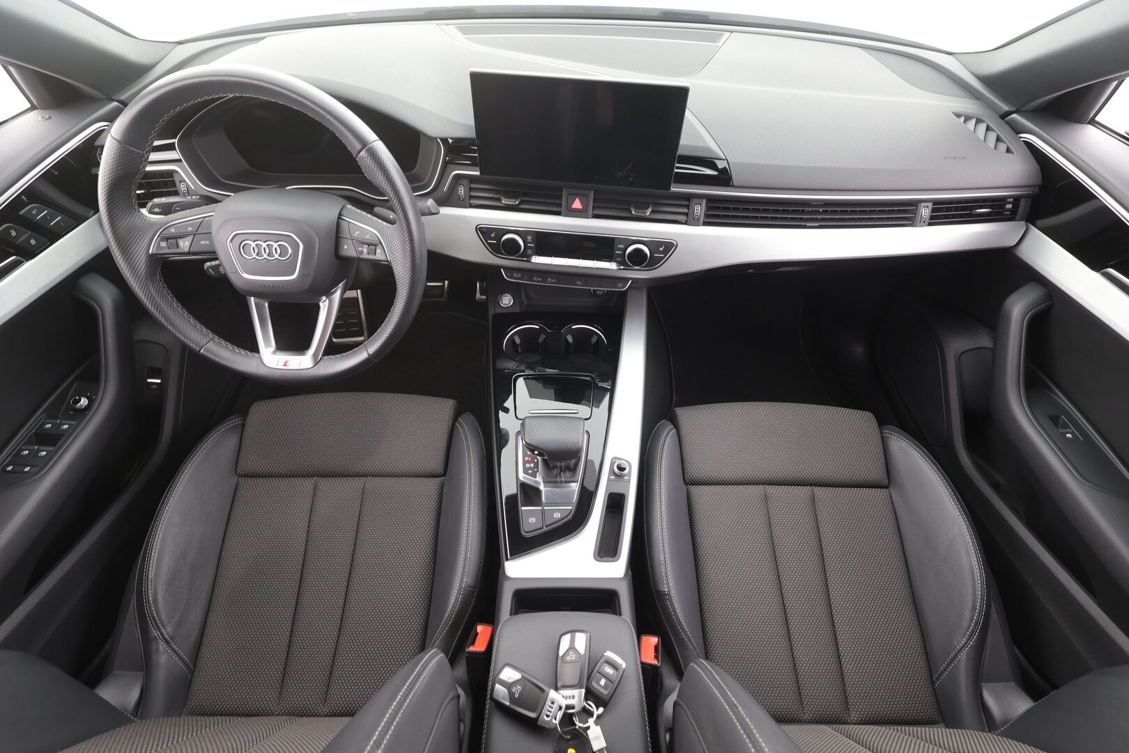 Audi A4 2021 Sedan Business S line 40 TFSI 150 kW MHEV S tronic - | ACC | Webasto | Koukku | Muistipenkki | Matrix | Puolinahat | Sporttipenkit | P.kamera | Digimittaristo | 1-om suomiauto | ALV | 