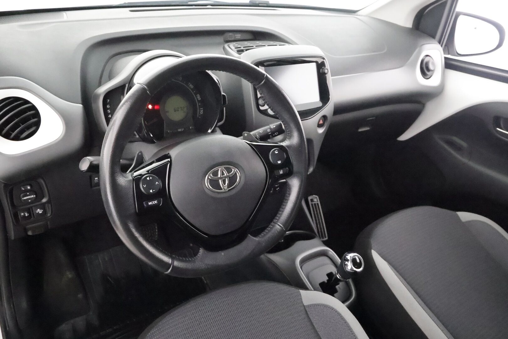 Toyota AYGO 2021 1,0 VVT-i x-play x-shift 5ov - | Merkkihuollettu | Facelift | P.kamera | Apple & Android | Lohko+sisälämmitin | Bluetooth | Aut. ilmastointi | Kaistavahti | 2x renkaat aluin | - KORKO VAIN 3,99 %