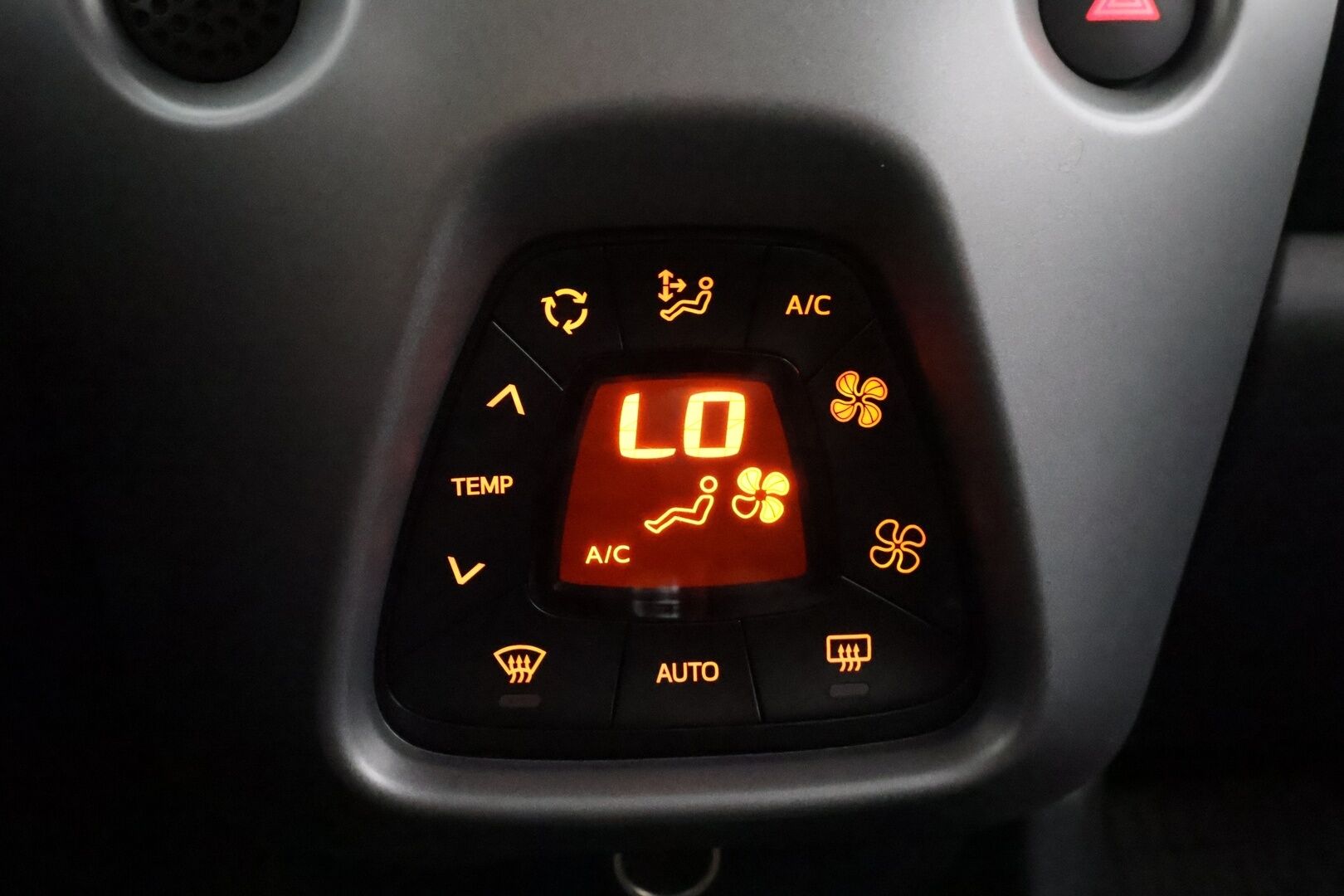 Toyota AYGO 2021 1,0 VVT-i x-play x-shift 5ov - | Merkkihuollettu | Facelift | P.kamera | Apple & Android | Lohko+sisälämmitin | Bluetooth | Aut. ilmastointi | Kaistavahti | 2x renkaat aluin | - KORKO VAIN 3,99 %
