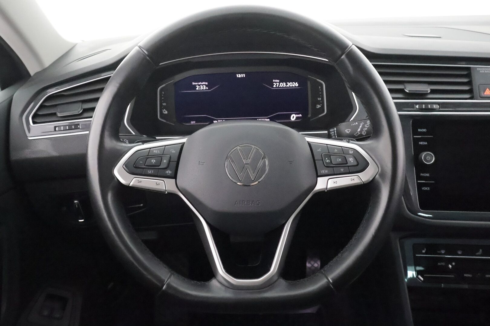 Volkswagen Tiguan 2021 eHybrid 180 kW DSG * ACC / Digimittaristo / LED / P.kamera / Keyless / Sähköluukku / Ratinlämmitin * - Suomi-auto / Kahdet renkaat aluvanteilla / Merkkihuollettu