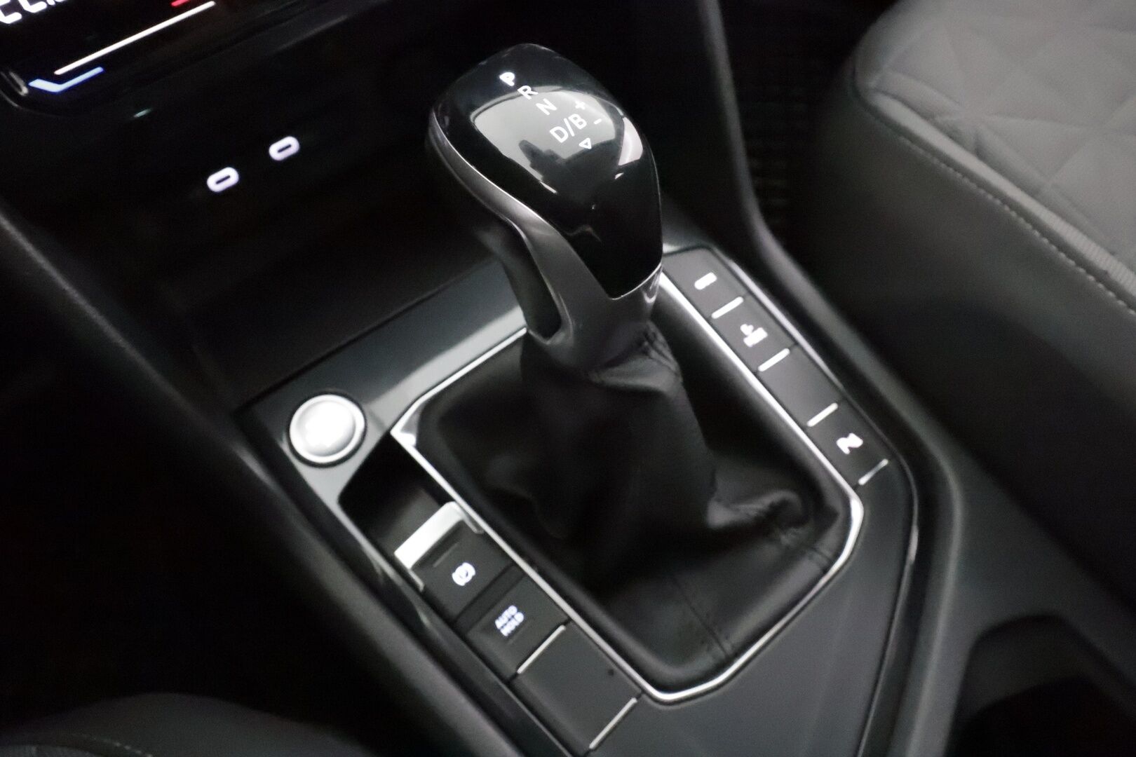 Volkswagen Tiguan 2021 eHybrid 180 kW DSG * ACC / Digimittaristo / LED / P.kamera / Keyless / Sähköluukku / Ratinlämmitin * - Suomi-auto / Kahdet renkaat aluvanteilla / Merkkihuollettu