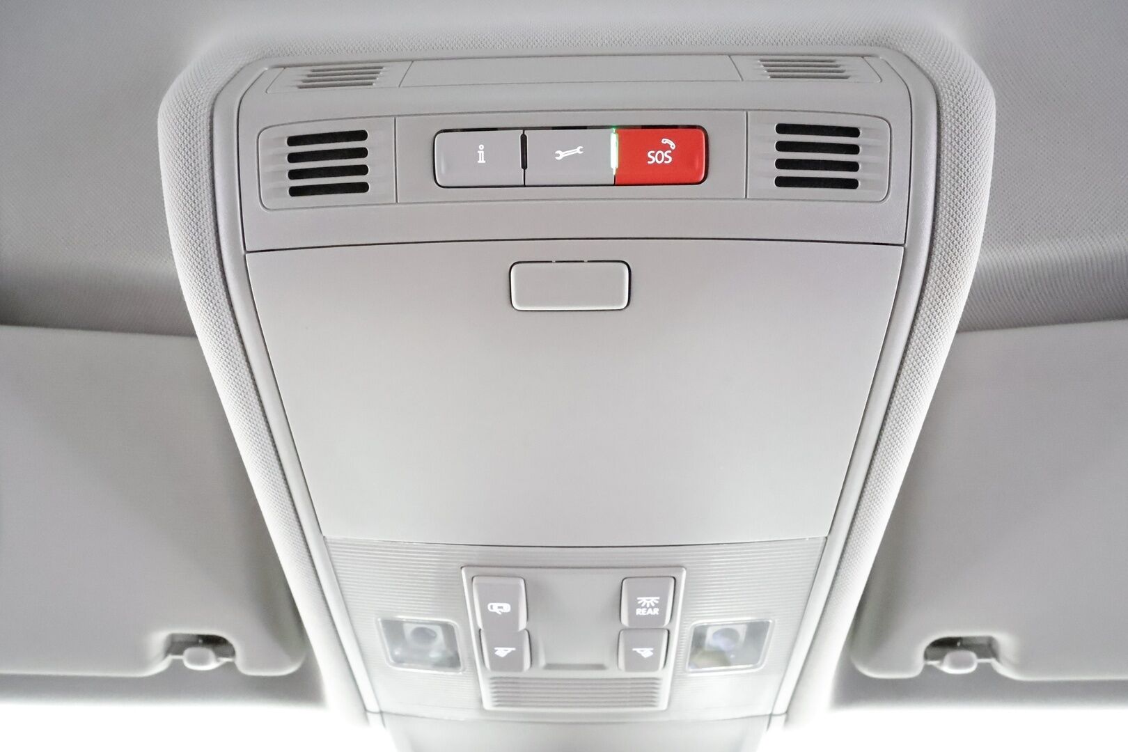 Volkswagen Tiguan 2021 eHybrid 180 kW DSG * ACC / Digimittaristo / LED / P.kamera / Keyless / Sähköluukku / Ratinlämmitin * - Suomi-auto / Kahdet renkaat aluvanteilla / Merkkihuollettu