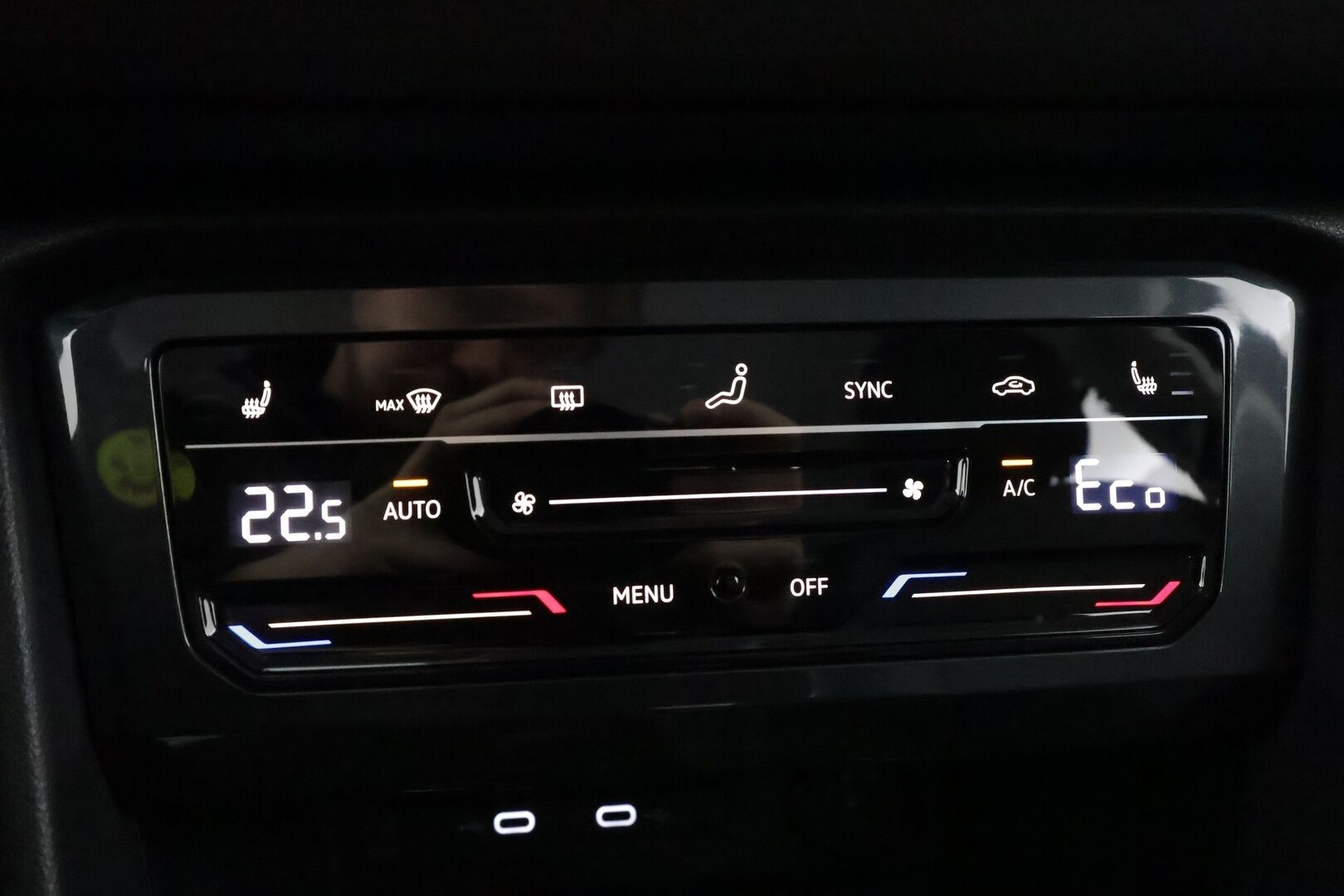 Volkswagen Tiguan 2021 eHybrid 180 kW DSG * ACC / Digimittaristo / LED / P.kamera / Keyless / Sähköluukku / Ratinlämmitin * - Suomi-auto / Kahdet renkaat aluvanteilla / Merkkihuollettu