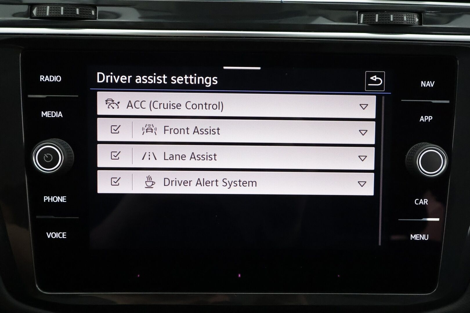 Volkswagen Tiguan 2021 eHybrid 180 kW DSG * ACC / Digimittaristo / LED / P.kamera / Keyless / Sähköluukku / Ratinlämmitin * - Suomi-auto / Kahdet renkaat aluvanteilla / Merkkihuollettu