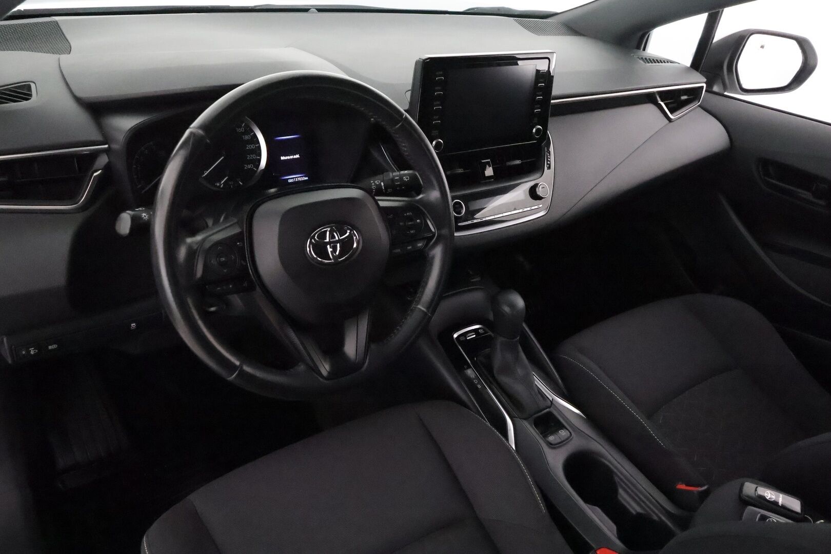 Toyota Corolla 2021 Hatchback 1,8 Hybrid Life Business **Adapt.vakkari / P.kamera / Lohkolämmitin / LED** - Suomi-auto / Merkkihuollettu