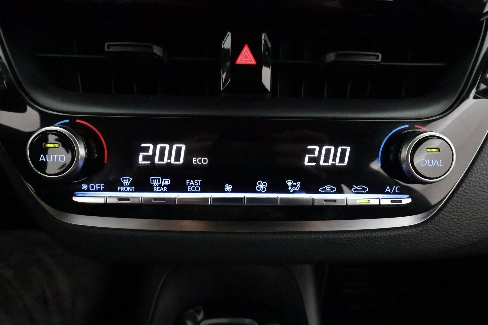 Toyota Corolla 2021 Hatchback 1,8 Hybrid Life Business **Adapt.vakkari / P.kamera / Lohkolämmitin / LED** - Suomi-auto / Merkkihuollettu