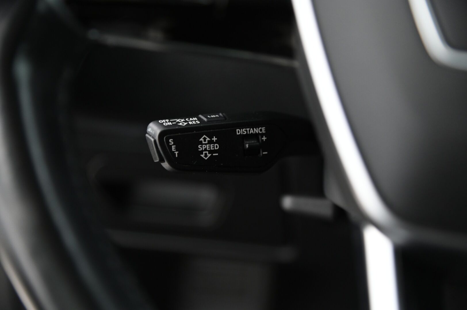 Audi A6 2019 Avant Business 40 TDI MHEV quattro S tronic *Webasto / Vetokoukku / ACC / Navi / Sähkötoiminen takaluukku* - *Siisti / Juuri saapunut / Juuri Huollettu*