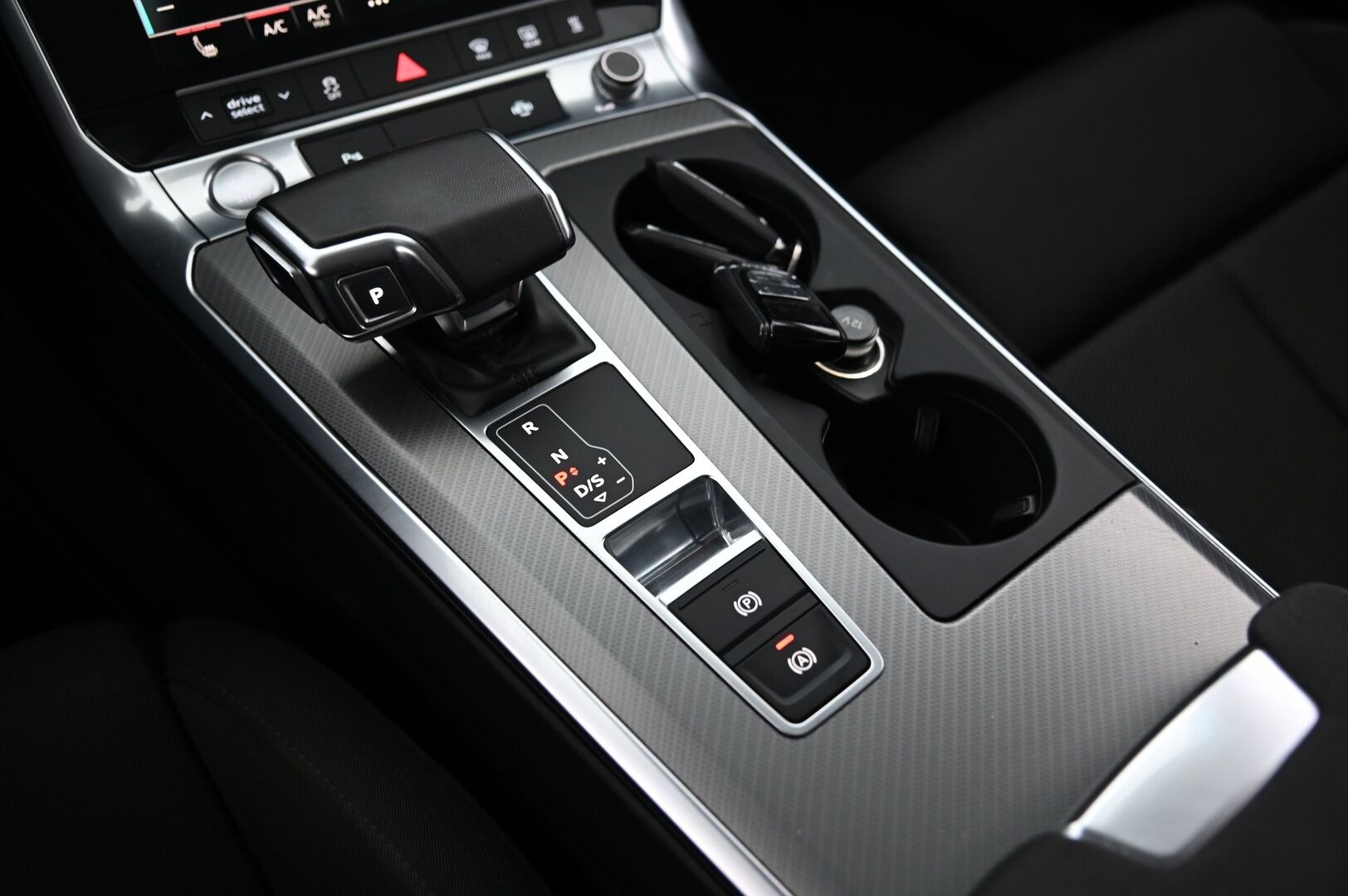 Audi A6 2019 Avant Business 40 TDI MHEV quattro S tronic *Webasto / Vetokoukku / ACC / Navi / Sähkötoiminen takaluukku* - *Siisti / Juuri saapunut / Juuri Huollettu*
