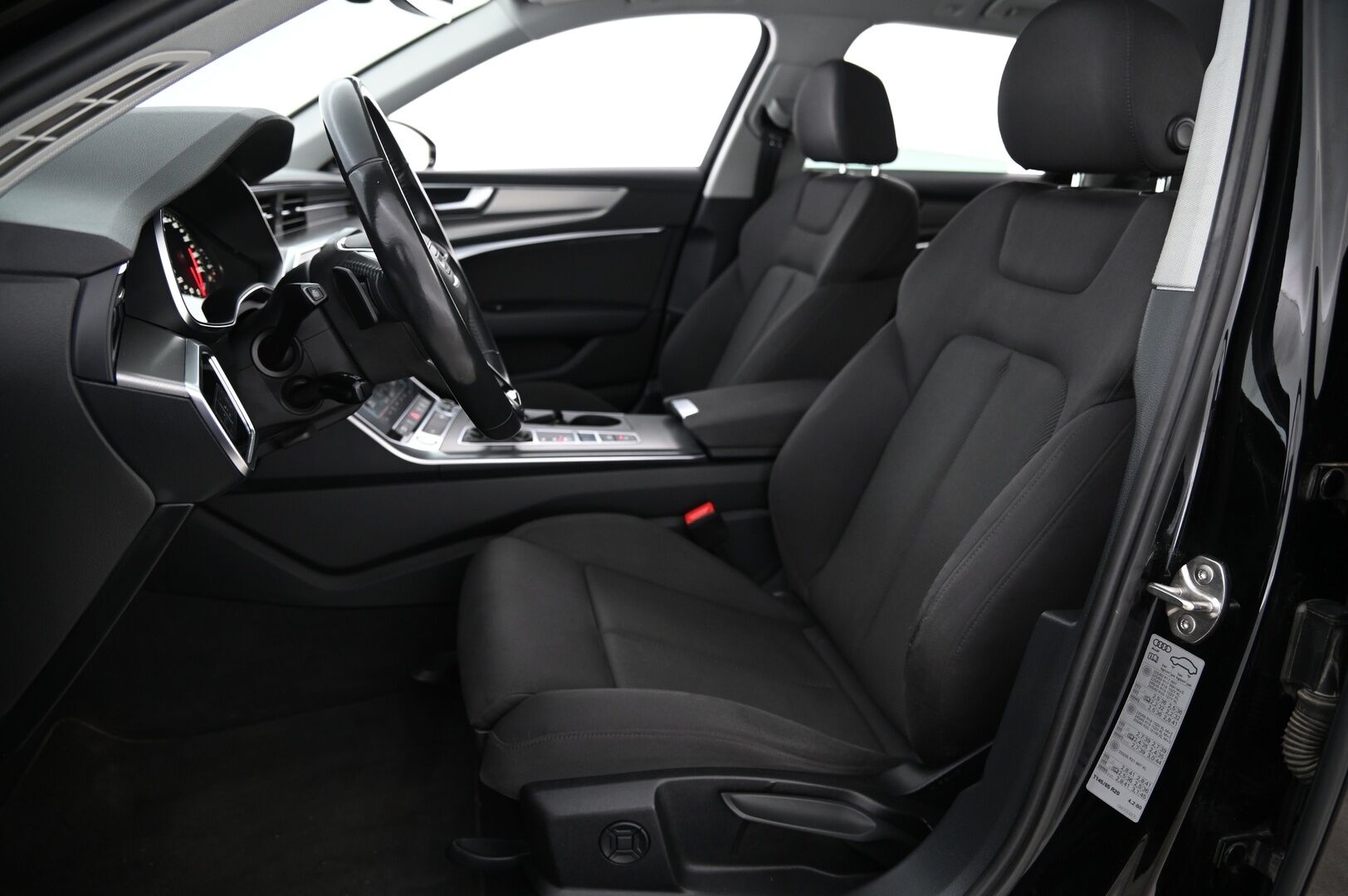 Audi A6 2019 Avant Business 40 TDI MHEV quattro S tronic *Webasto / Vetokoukku / ACC / Navi / Sähkötoiminen takaluukku* - *Siisti / Juuri saapunut / Juuri Huollettu*