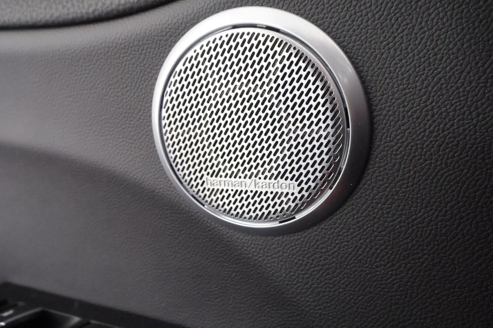 Alfa Romeo Giulia 2017 2,0 Bensiini 280hp AT8 AWD Veloce - | Panorama | H&K | Vakkari | P.Kamera | Muistipenkki | Sporttinahat | Bi-Xenon | Keyless | Ratinlämmitin | Kahdet renkaat aluvanteilla | Merkkihuollettu | 