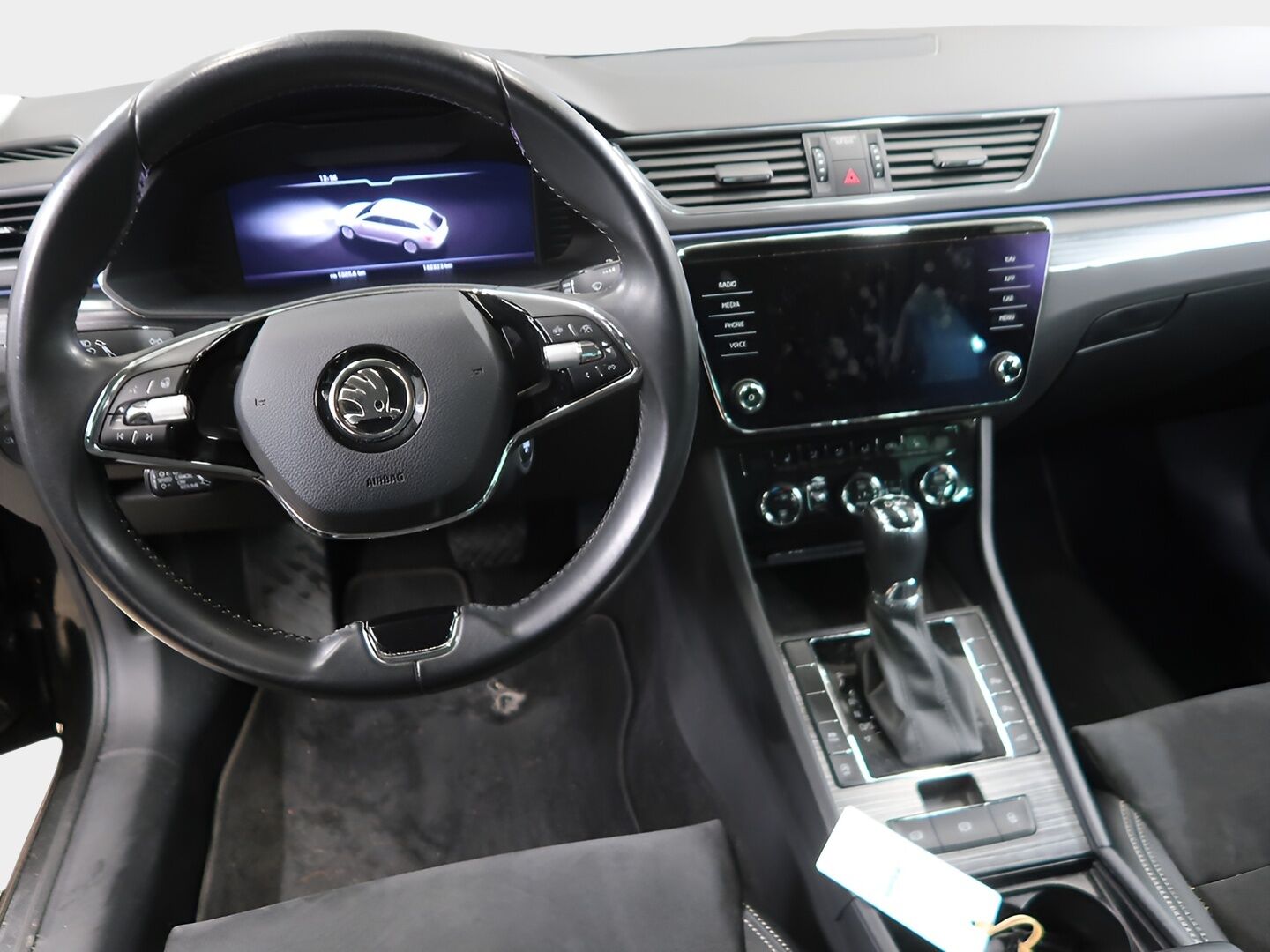 Skoda Superb 2021 Combi 2,0 TDI 150 Style DSG Autom. / 1.Om Suomi-auto / Webasto / ACC / Matrix-Led / Koukku / P.kamera / Muistipenkit / Sähkökontti