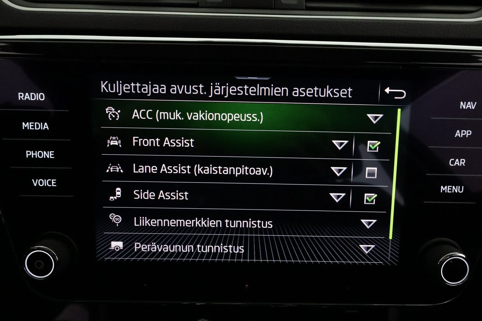 Skoda Superb 2021 Combi 2,0 TDI 150 Style DSG **Canton / Webasto / Koukku / ACC / Matrix-LED / Muistipenkit / P.Kamera / Navi** - 1-om Suomi-auto / Kahdet Renkaat