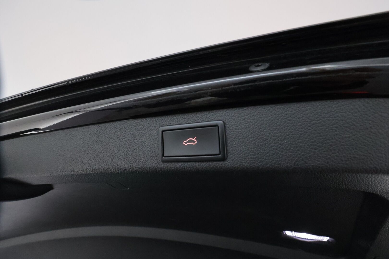 Skoda Superb 2021 Combi 2,0 TDI 150 Style DSG **Canton / Webasto / Koukku / ACC / Matrix-LED / Muistipenkit / P.Kamera / Navi** - 1-om Suomi-auto / Kahdet Renkaat
