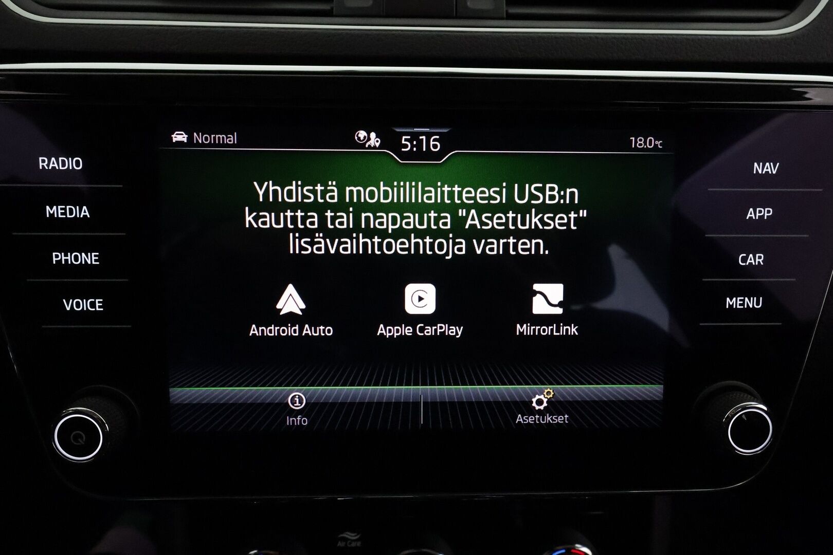 Skoda Superb 2021 Combi 2,0 TDI 150 Style DSG **Canton / Webasto / Koukku / ACC / Matrix-LED / Muistipenkit / P.Kamera / Navi** - 1-om Suomi-auto / Kahdet Renkaat