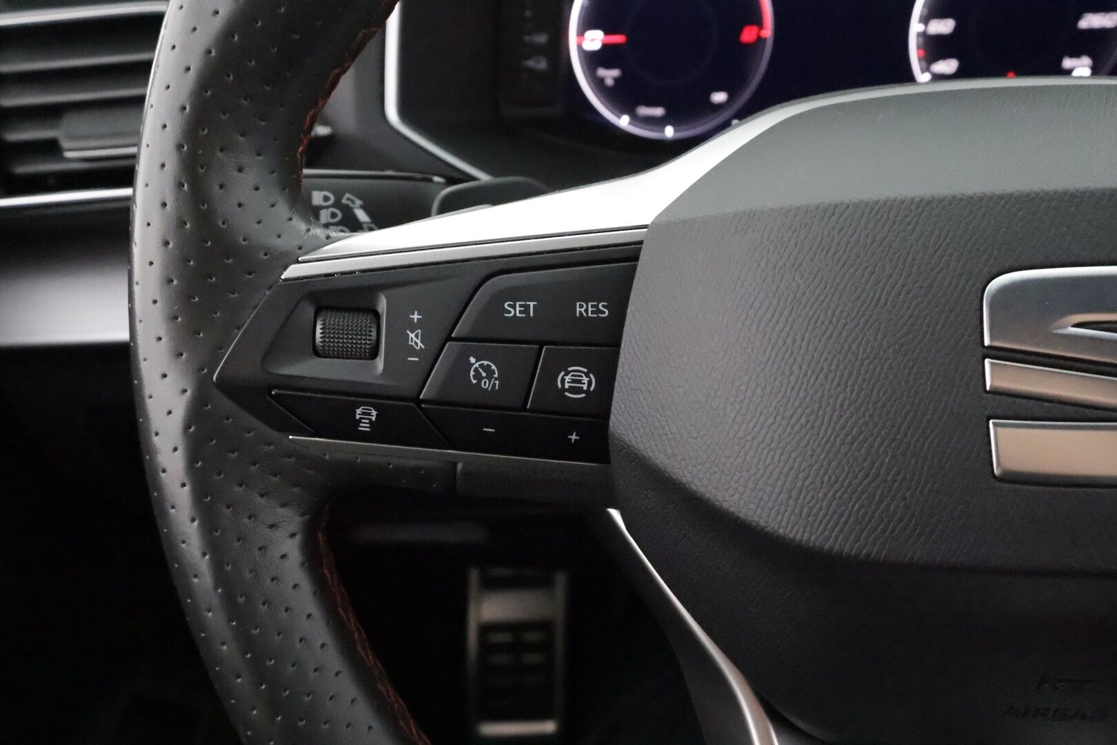 Seat Tarraco 2021 1,4 PHEV 245 e-hybrid FR Launch Edition DSG - | ACC | P.Kamera | LED | Muistipenkki | Ratinlämmitys | Digimittaristo | Keyless | Apple&Android | Suomi-auto | Kahdet Renkaat |
