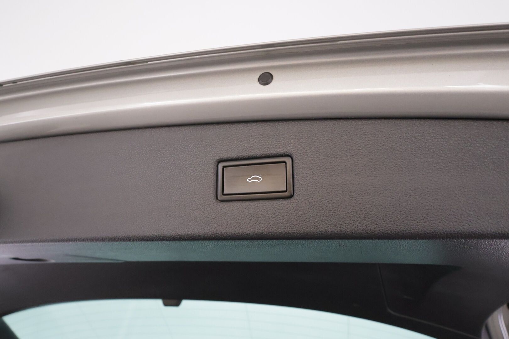 Volkswagen Tiguan 2016 Highline 2,0 TSI 132 kW 4MOTION DSG * Panorama / ACC / P.Kamera / LED / Navi / Sisätilanlämmitin / Kaistavahti * - Koukku / Kahdet renkaat aluvanteilla - HULLUT AVAJAISHULINAT KORKOTARJOUS 3,29 %