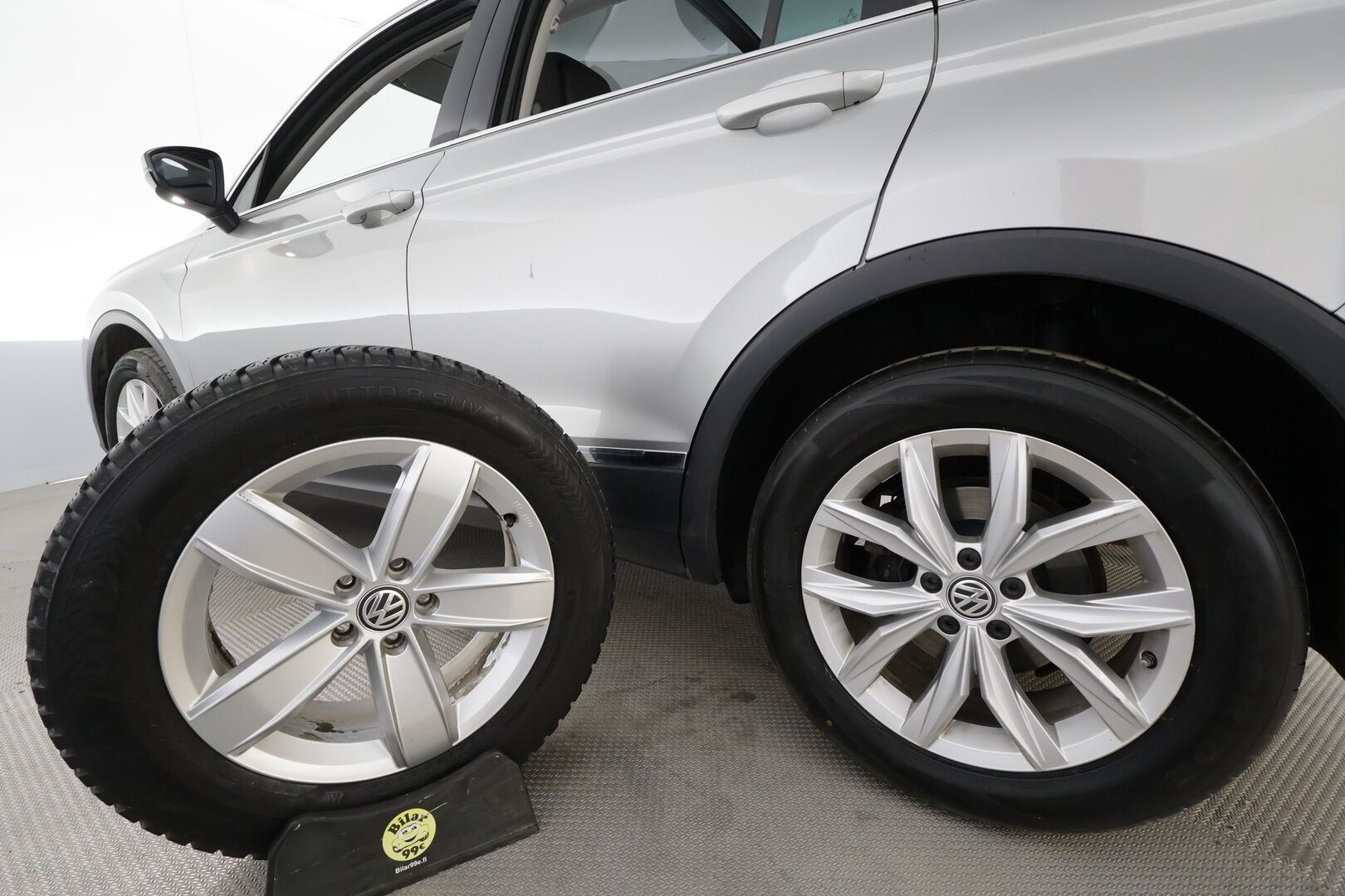 Volkswagen Tiguan 2016 Highline 2,0 TSI 132 kW 4MOTION DSG * Panorama / ACC / P.Kamera / LED / Navi / Sisätilanlämmitin / Kaistavahti * - Koukku / Kahdet renkaat aluvanteilla - HULLUT AVAJAISHULINAT KORKOTARJOUS 3,29 %