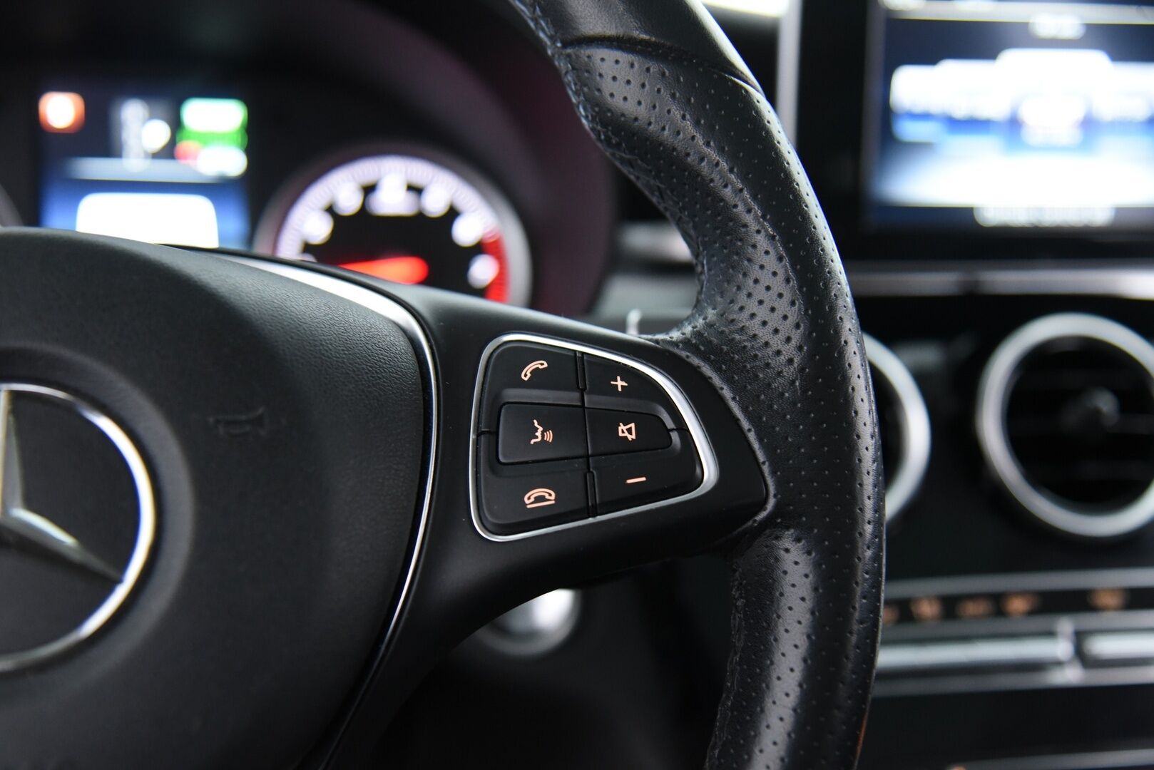 Mercedes-Benz GLC 2017 350 e 4Matic A Premium Business / YritysOutlet - Myydään vain yrityksille / - YritysOutlet - Myydään vain yrityksille