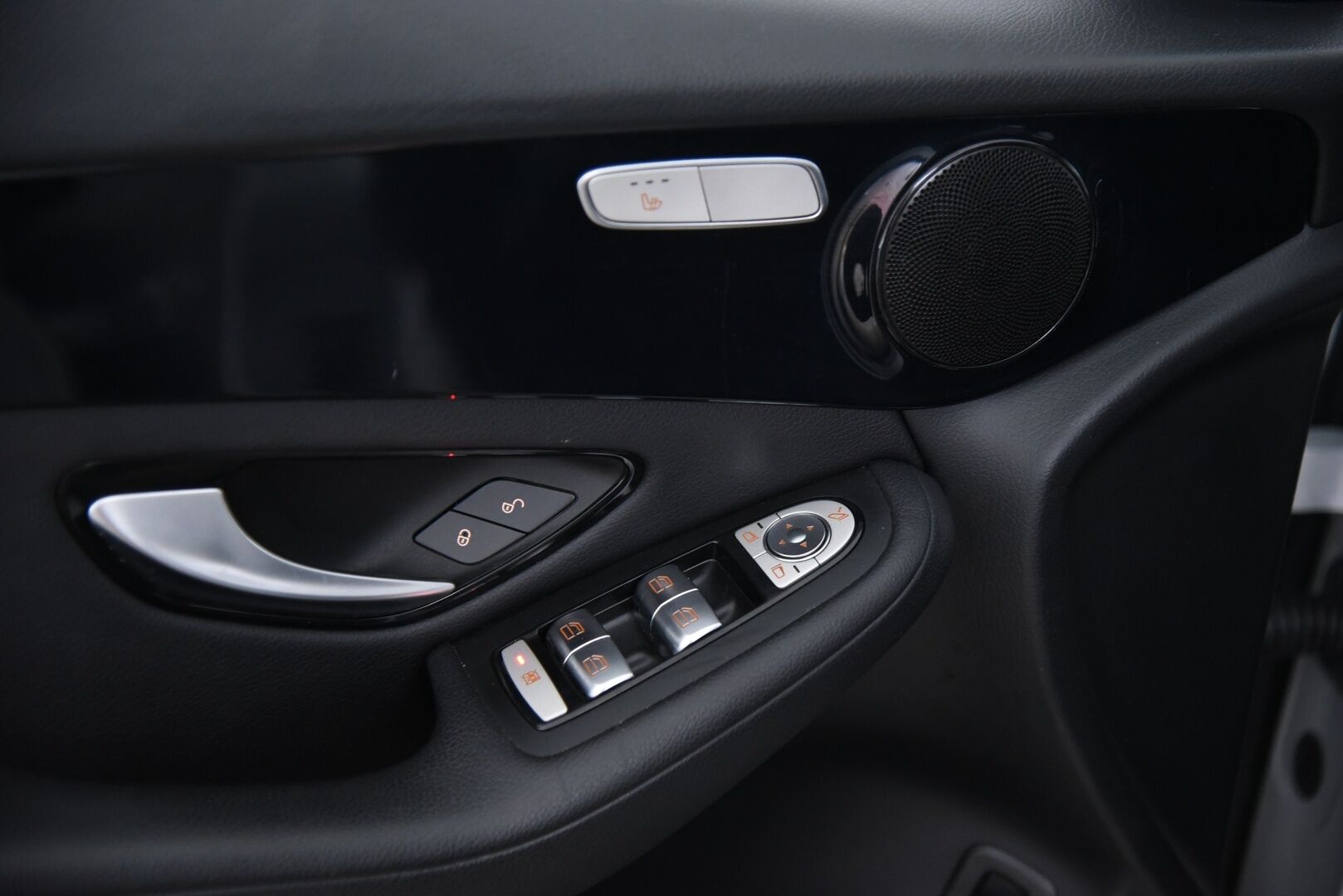 Mercedes-Benz GLC 2017 350 e 4Matic A Premium Business / YritysOutlet - Myydään vain yrityksille / - YritysOutlet - Myydään vain yrityksille