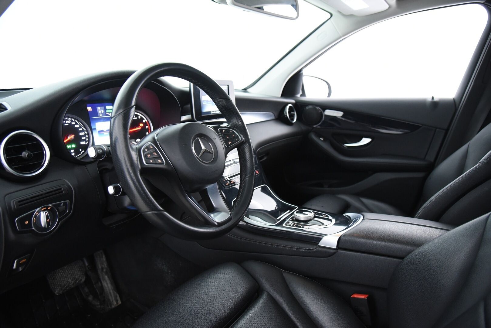 Mercedes-Benz GLC 2017 350 e 4Matic A Premium Business / YritysOutlet - Myydään vain yrityksille / - YritysOutlet - Myydään vain yrityksille