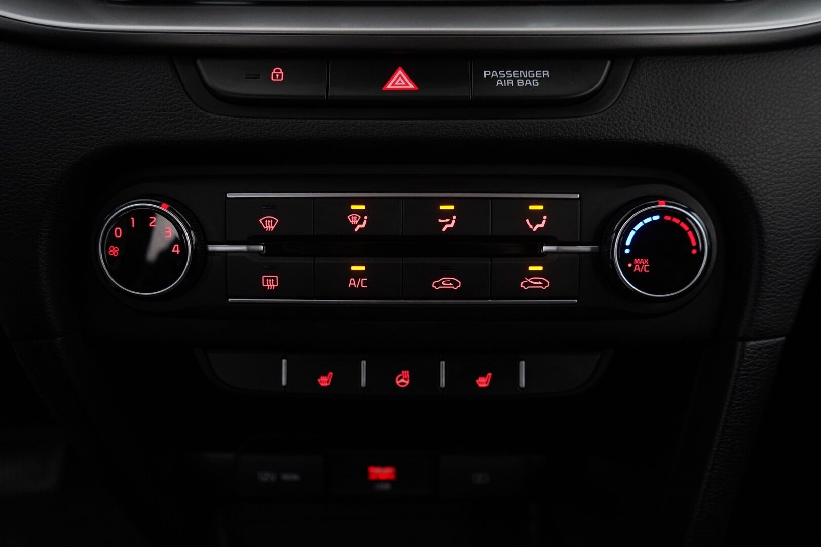 Kia Ceed 2021 1,0 T-GDI Mild-Hybrid 120hv LX SW DCT * Vakkari / Lohko / Kamera / Koukku / Ratinlämmitin * - Suomi-auto / Kahdet renkaat / Merkkiliikkeen huoltohistoria - HULLU BLACKWEEK KORKOTARJOUS 2,49%