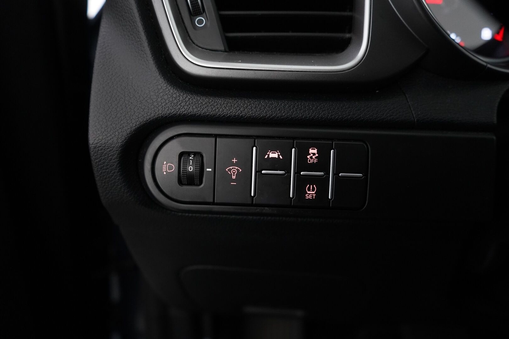 Kia Ceed 2021 1,0 T-GDI Mild-Hybrid 120hv LX SW DCT * Vakkari / Lohko / Kamera / Koukku / Ratinlämmitin * - Suomi-auto / Kahdet renkaat / Merkkiliikkeen huoltohistoria - HULLU BLACKWEEK KORKOTARJOUS 2,49%