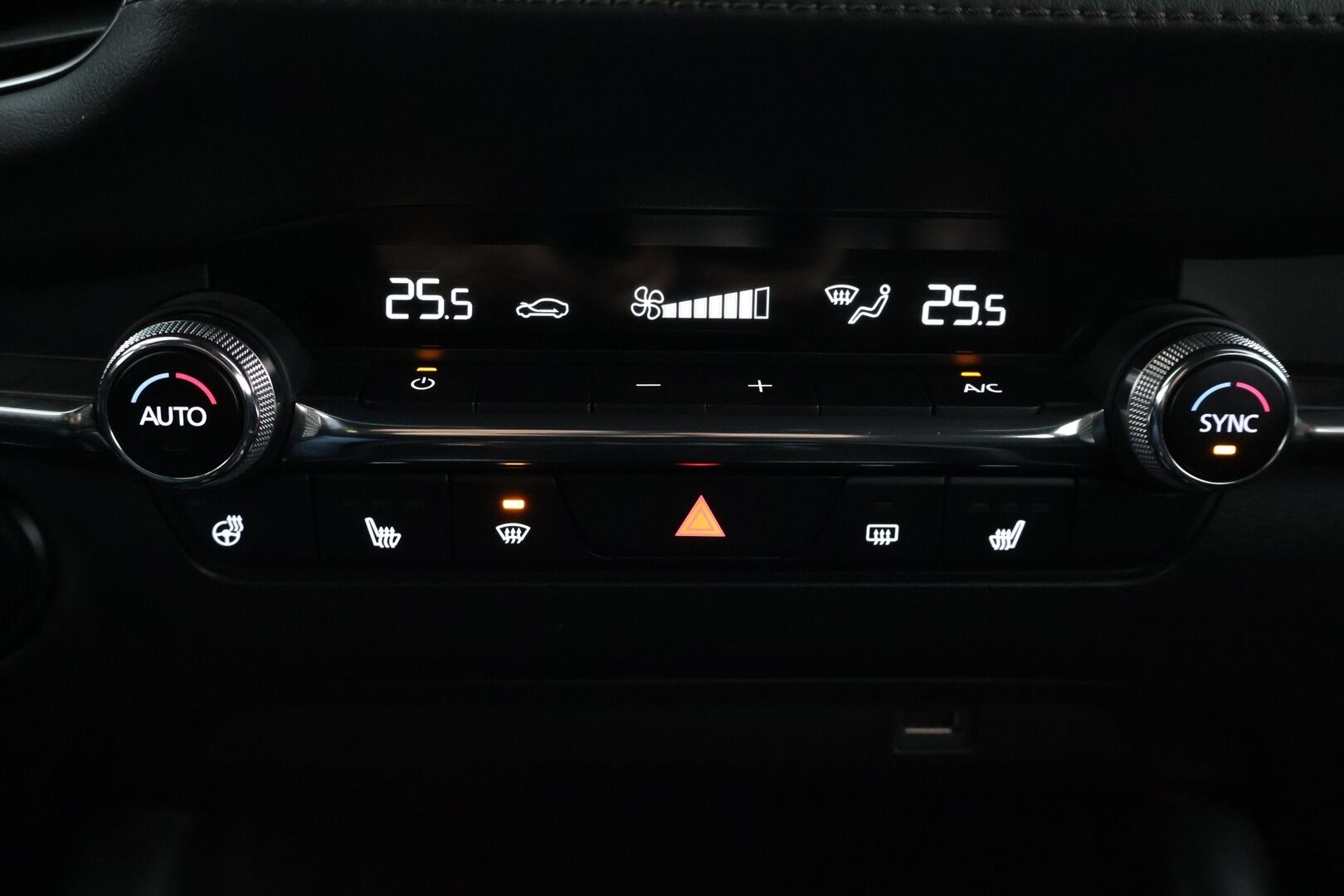 Mazda 3 2021 Hatchback 2,0 (150hv) M Hybrid Skyactiv-G Vision Plus Business AT ** Lohko / ACC / HUD / BLIS - ** 1-om Suomi-auto / Merkkikirja **