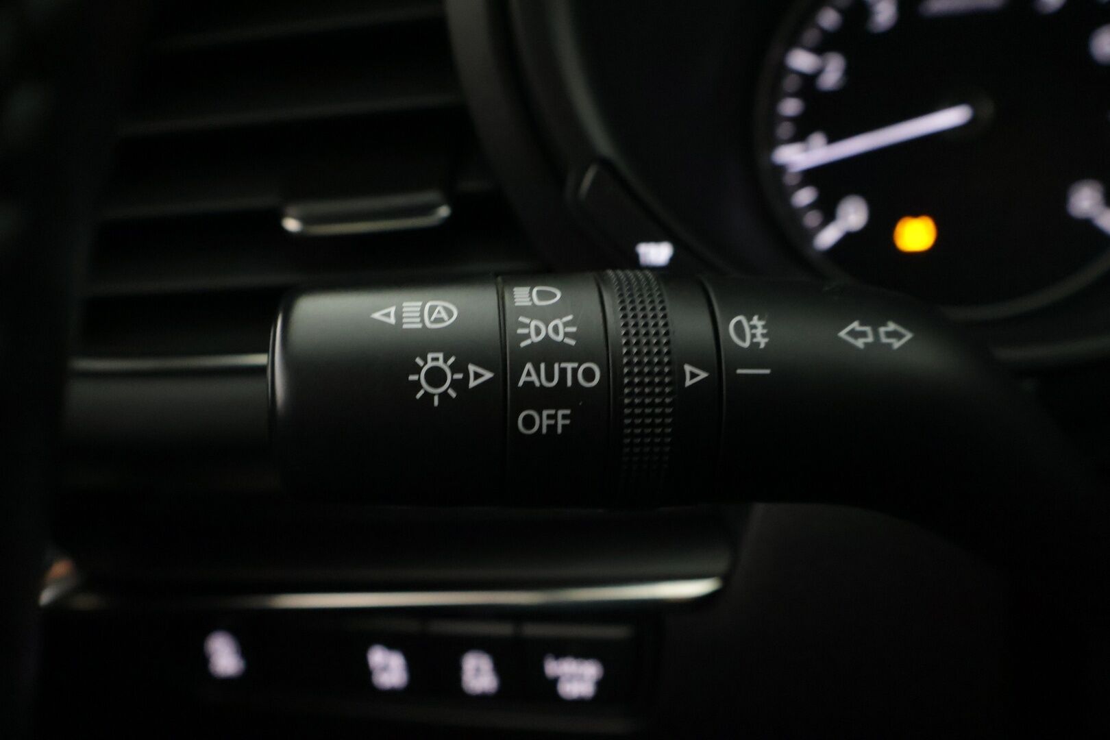 Mazda 3 2021 Hatchback 2,0 (150hv) M Hybrid Skyactiv-G Vision Plus Business AT ** Lohko / ACC / HUD / BLIS - ** 1-om Suomi-auto / Merkkikirja **